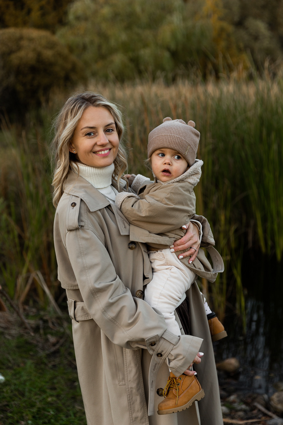 Family photography outdoors in Belgrade. Контент фотограф для личного бренда
