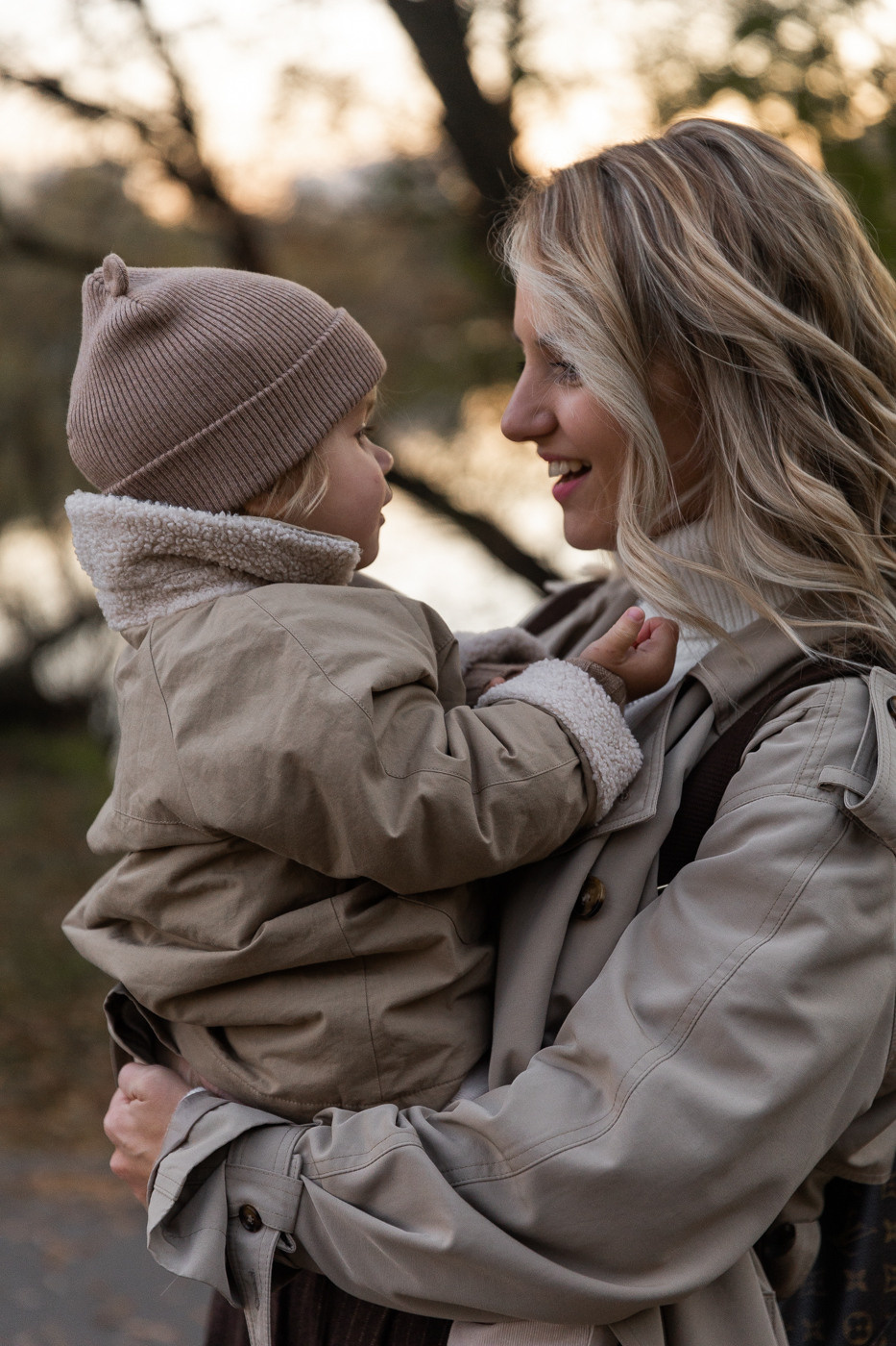 Family photography outdoors in Belgrade. Контент фотограф для личного бренда