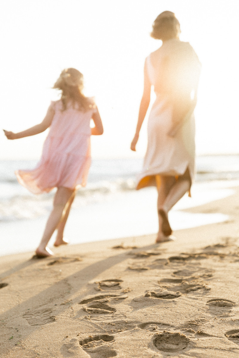 Mother and daughters photo shoot. Контент фотограф для личного бренда
