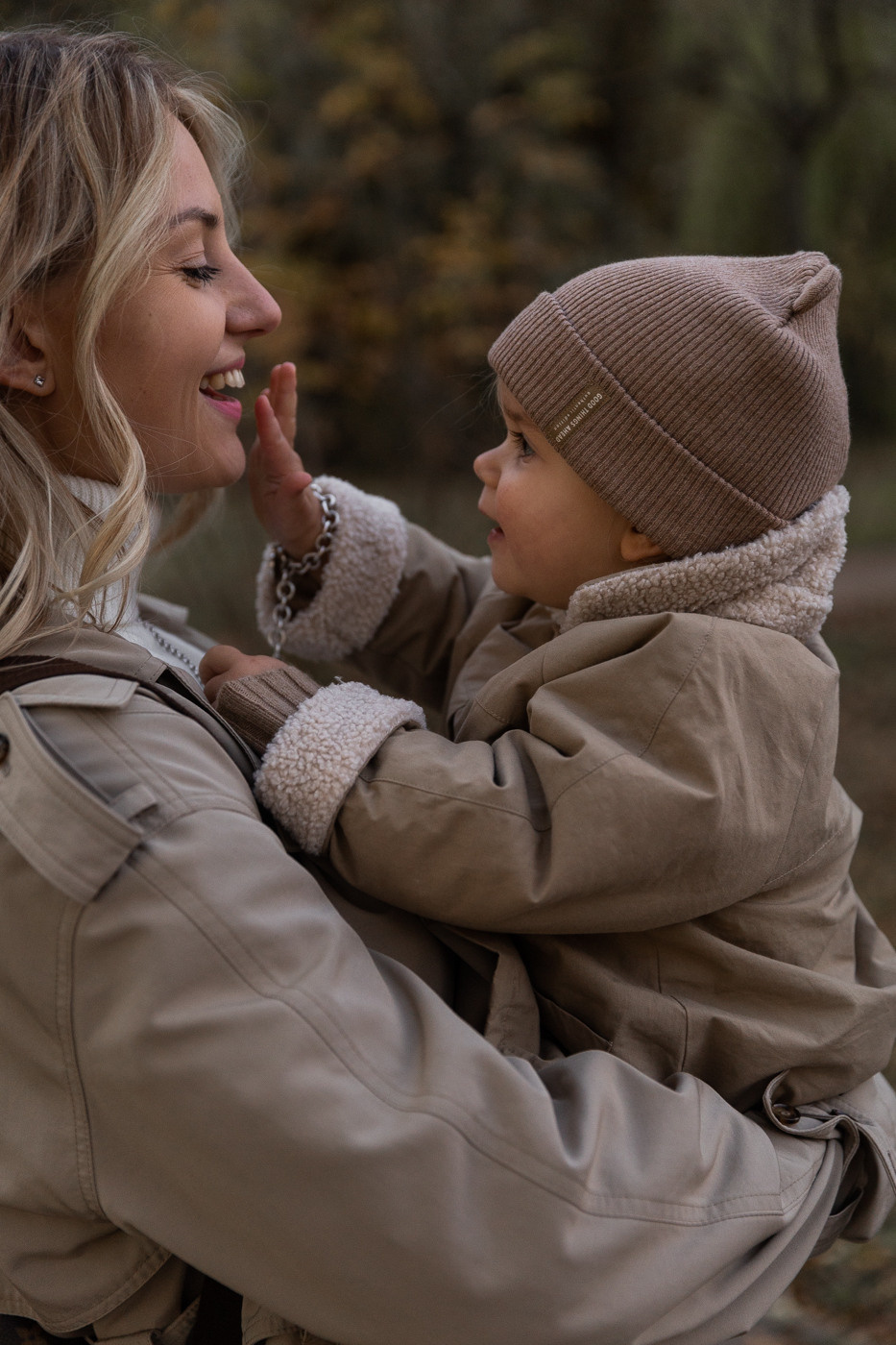 Family photography outdoors in Belgrade. Контент фотограф для личного бренда