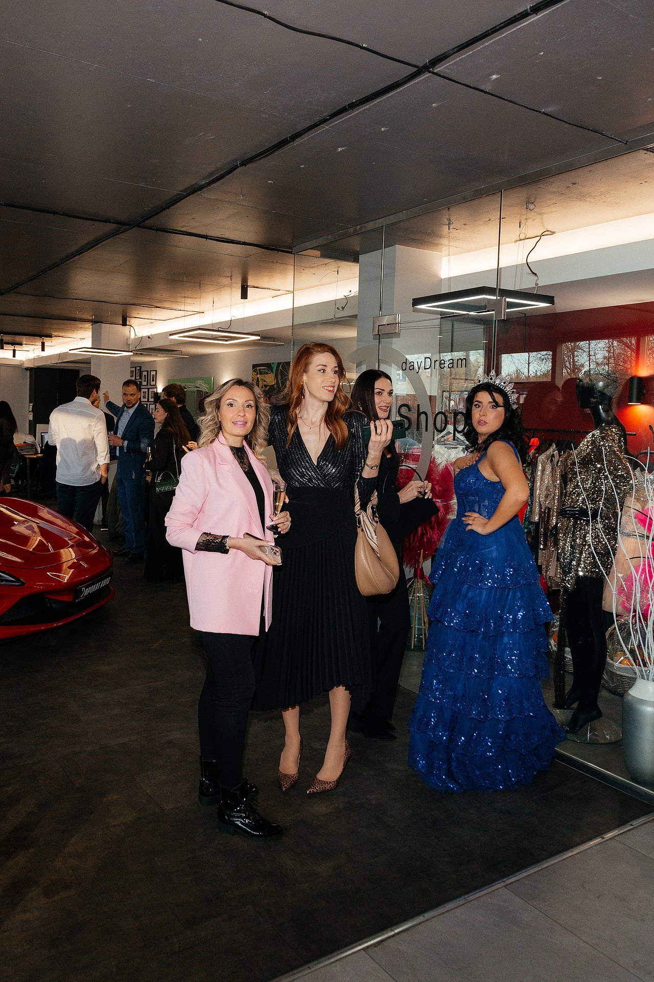 Репортаж в автосалоне. Светский фотограф Санкт-Петербург и ЛО