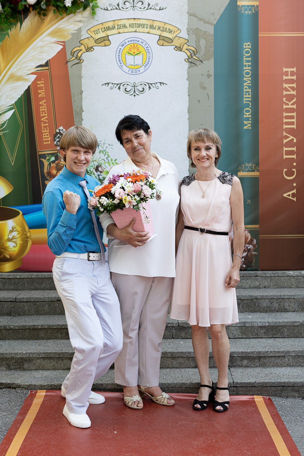 Фотосъёмка выпускного в школе. Свадебный фотограф, фотосъемка в Крыму, Севастополе, Симферополе, Ялте