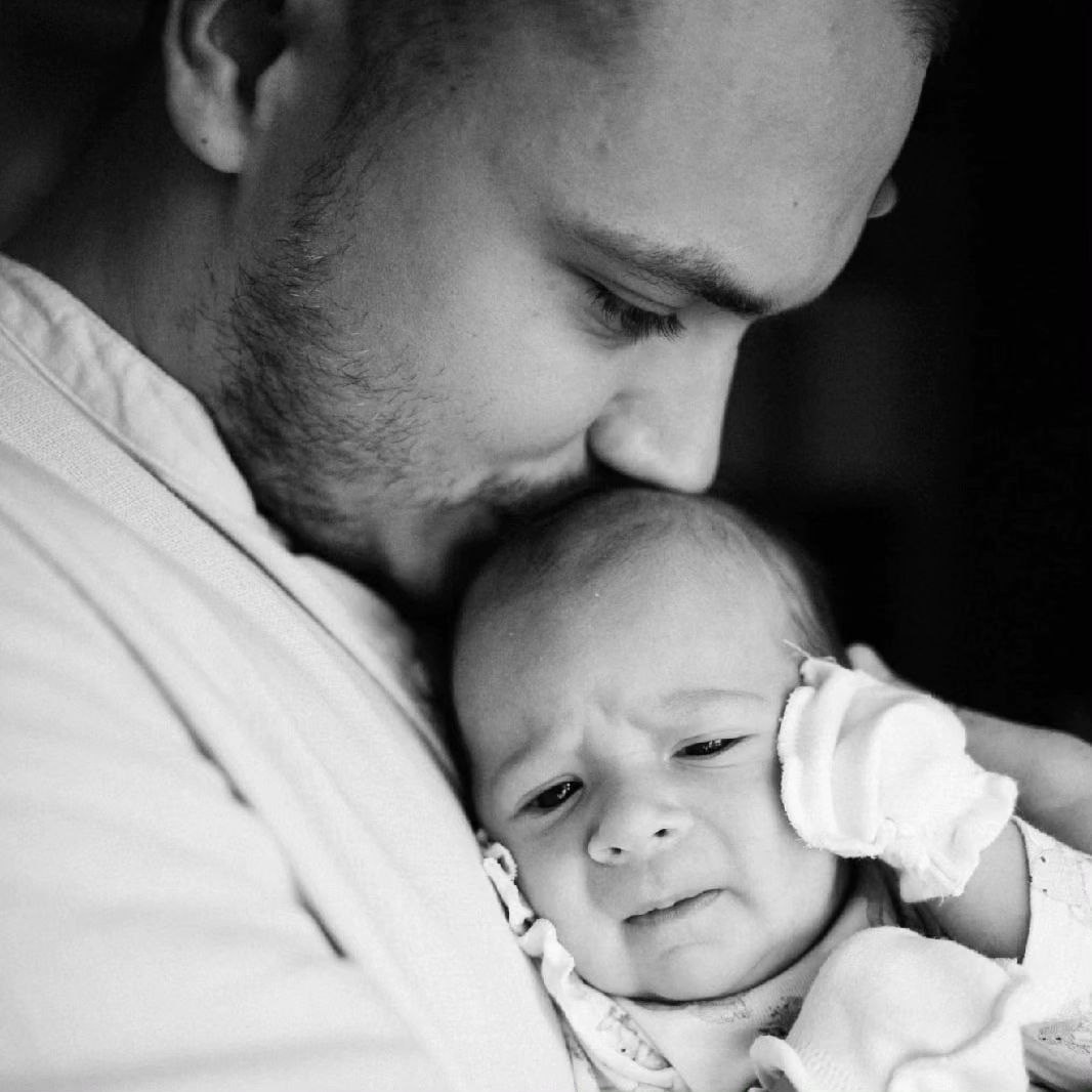 Наш папа не любит фотографироваться