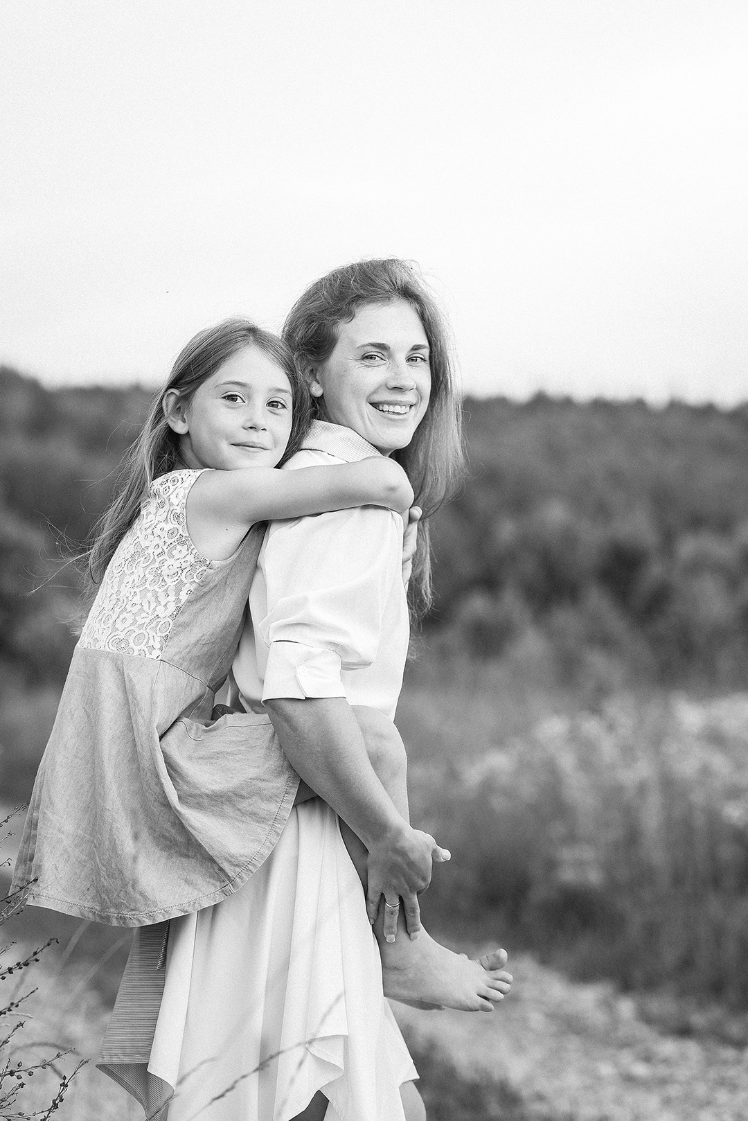 Оксана и Лукерья ЧБ. Римма Гусакова. Выпускные фотокниги. Детские и семейные фотосессии