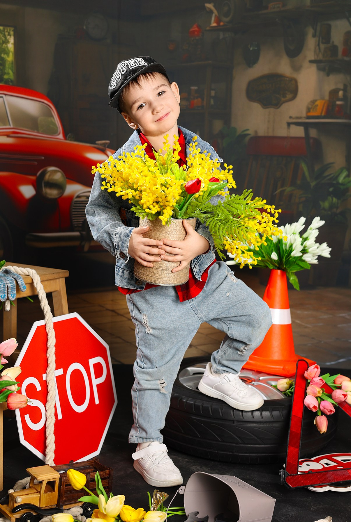 Гараж. Выпускные альбомы в Иваново в детский сад и школу. Александр и Светлана Янкины