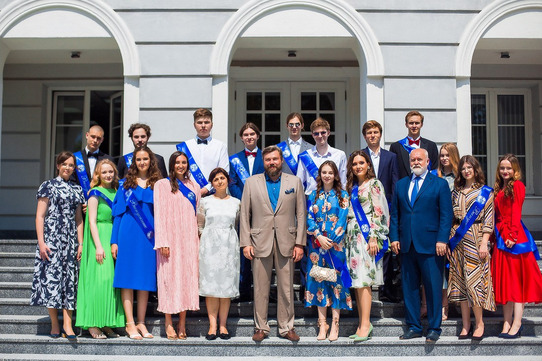 Выпускной в гимназии «Василиада». Репортажный фотограф Борис Геер