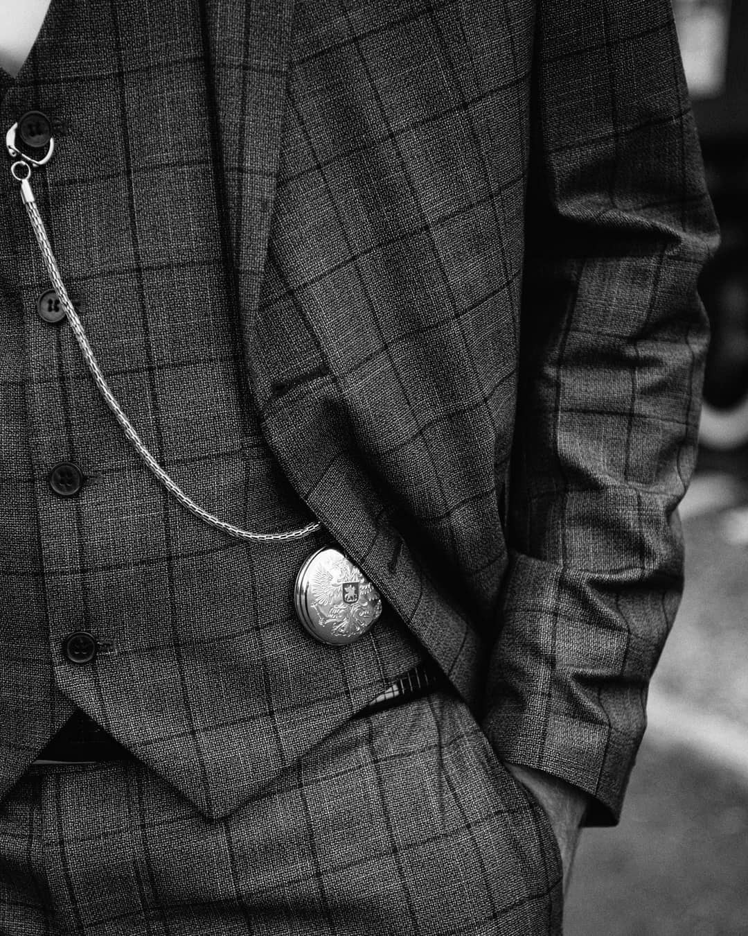 Острые козырьки. Анна Парсанова.ФОТОГРАФ