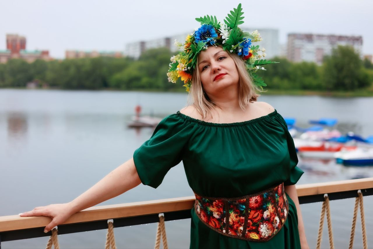 ТЫ КОРОЛЕВА. Фотограф Красноярск съемки лавстори, фотосессия в студии, портретная съемка, творческие фотосессии