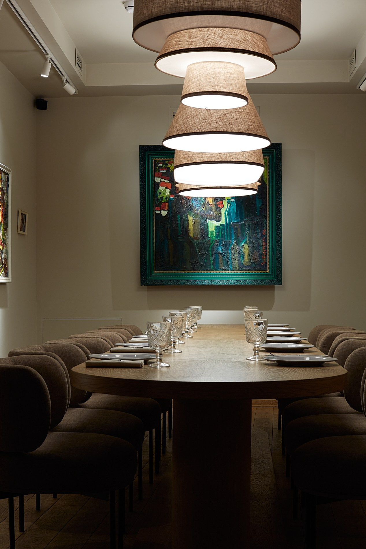 Ресторан БАГЕБИ. Lena Smi is an interior and portrait photographer. Moscow and St. Petersburg