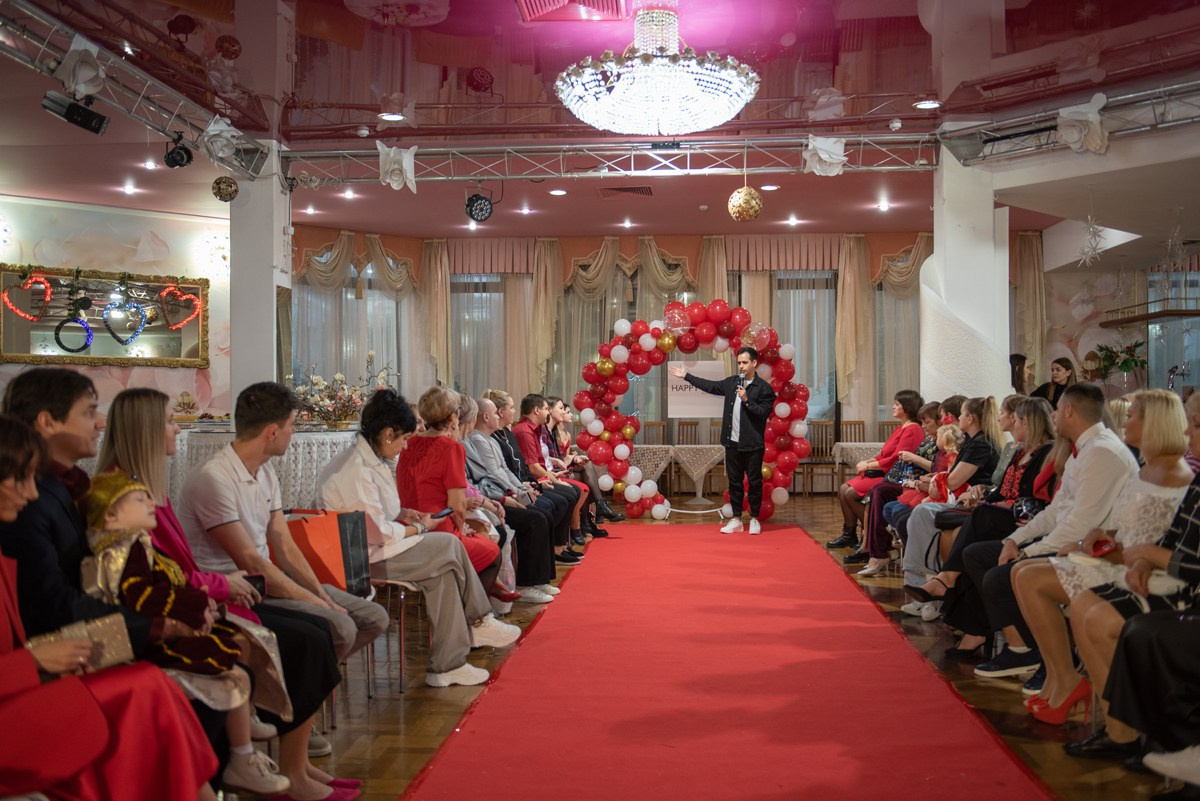 Выпускной в детской школе моделей HAPPYkids 2024. Семейный и коммерческий фотограф в Сочи Александр Бодунов