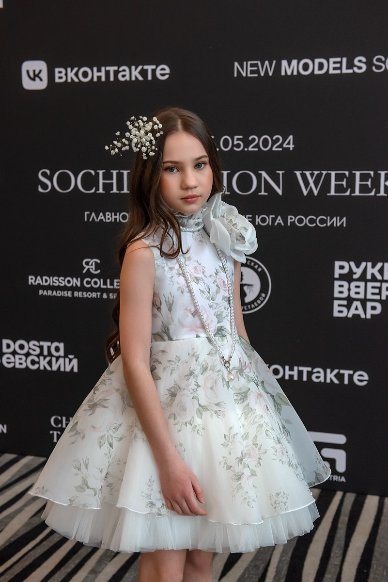 SochiFashionWeek2024 дизайнер Анохина. Семейный и коммерческий фотограф в Сочи Александр Бодунов