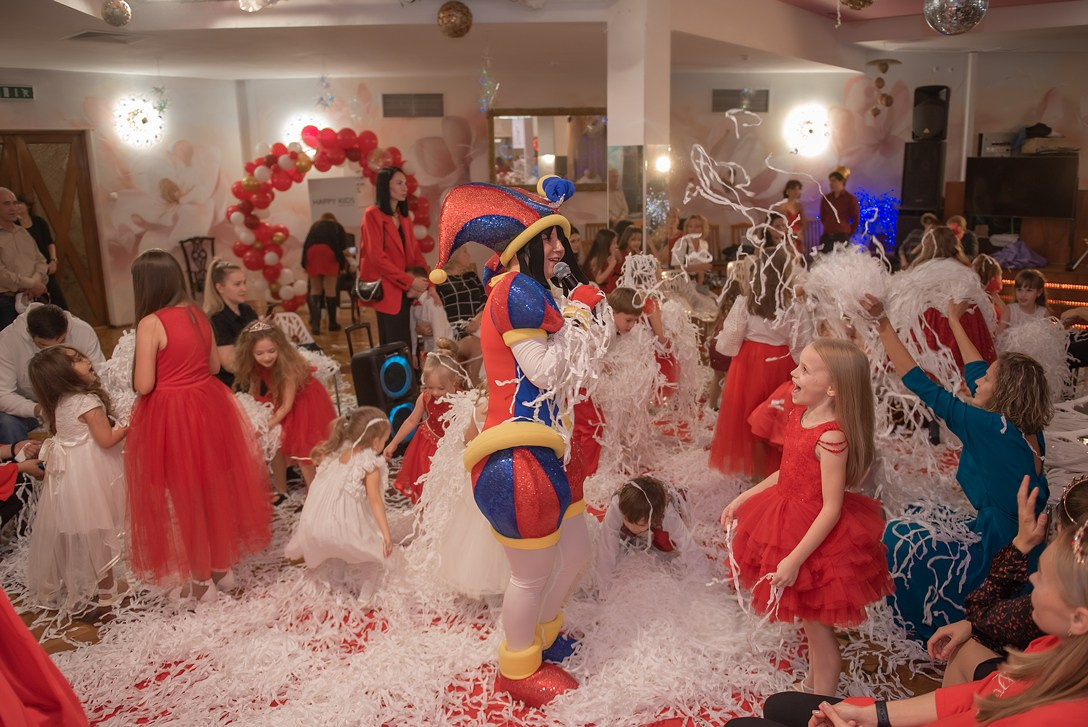 Выпускной в детской школе моделей HAPPYkids 2024. Семейный и коммерческий фотограф в Сочи Александр Бодунов