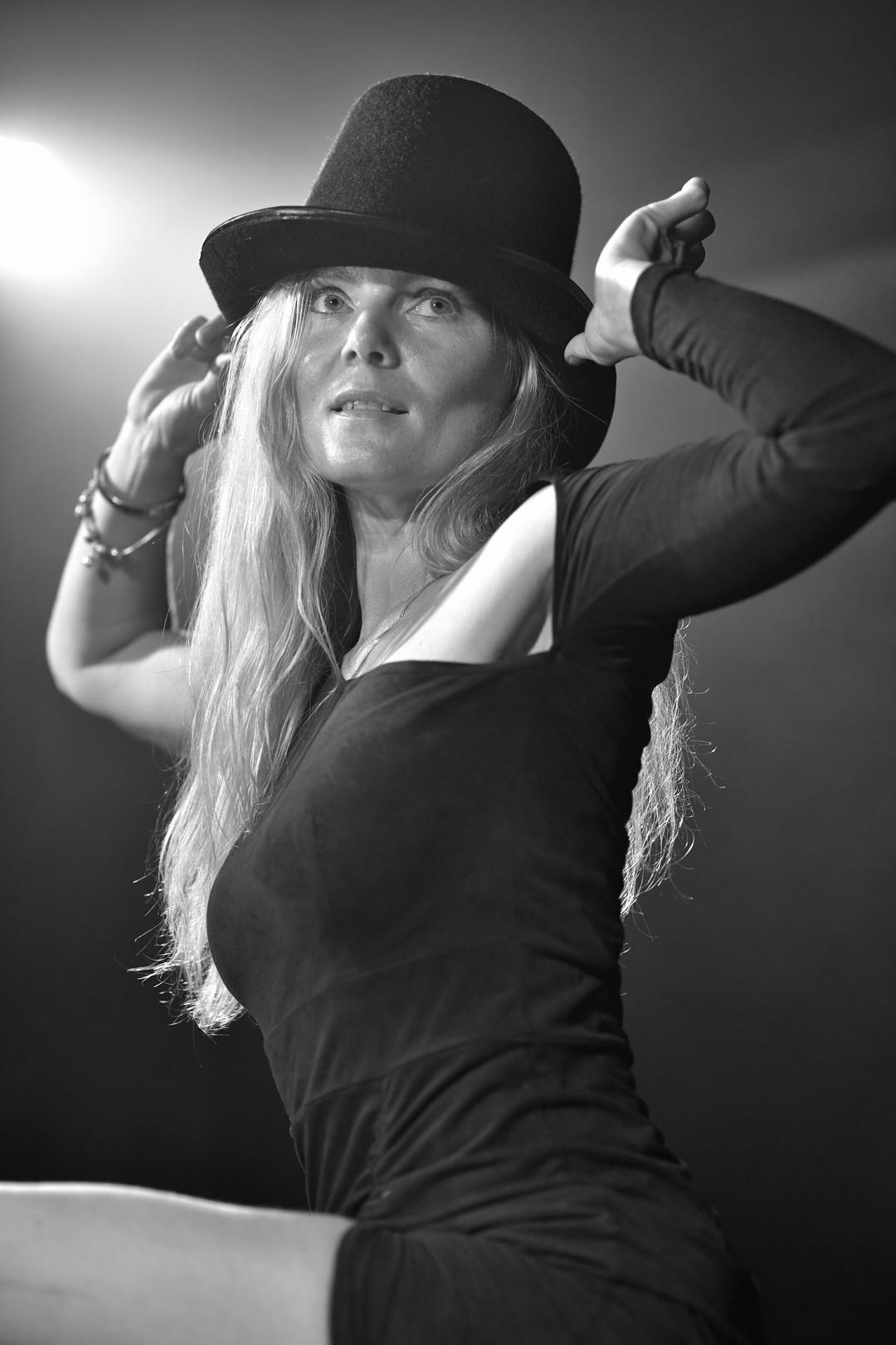 Индивидуальная фотосессия в ночном театре — фотограф Жанна Шестопалова