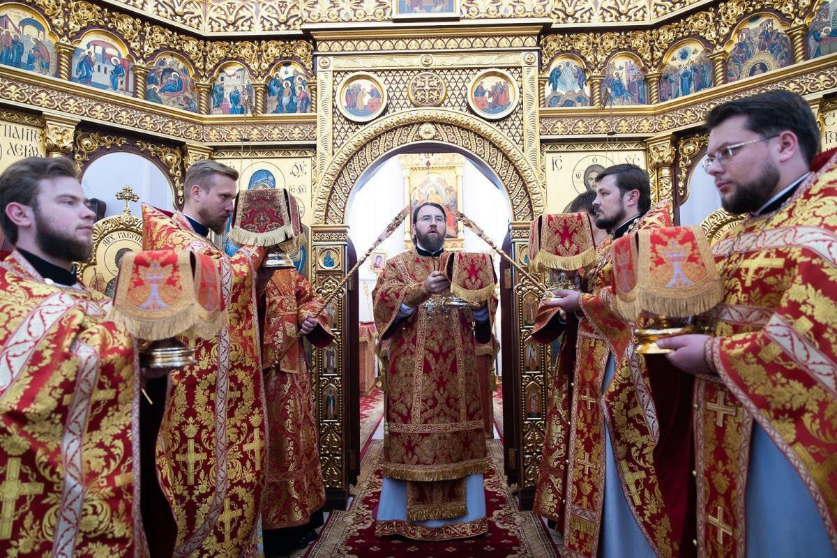 Архиерейское Богослужение в Неделю 4-ю по Пятидесятнице. Саратовское Северо-Западное благочиние