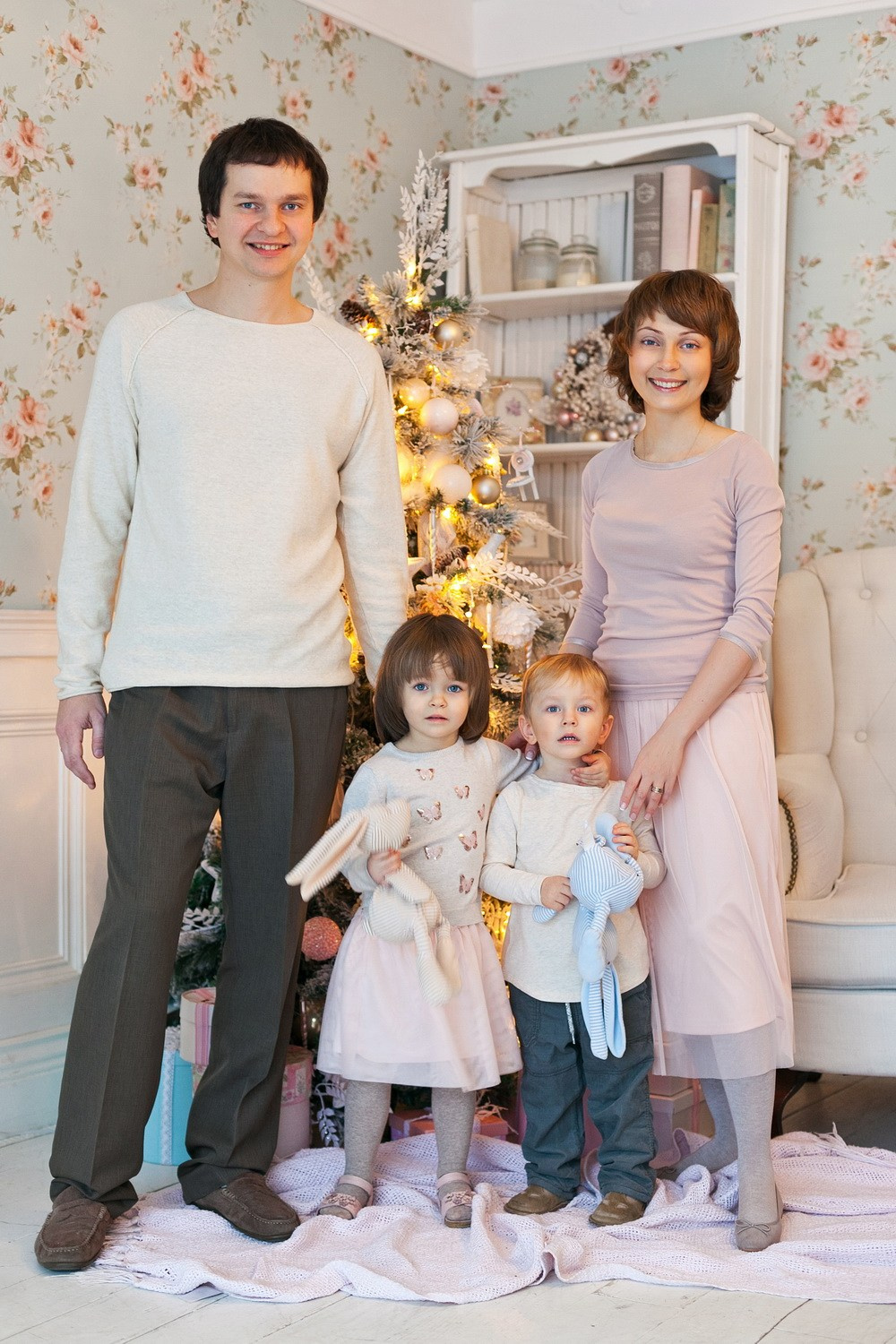 сайт семейного фотографа новогодние фото, Семейная новогодняя фотосессия спб, подарить фотосессию, праздник новый год подарок, детская фотосессия, семья как отметить праздник, подарок для семьи