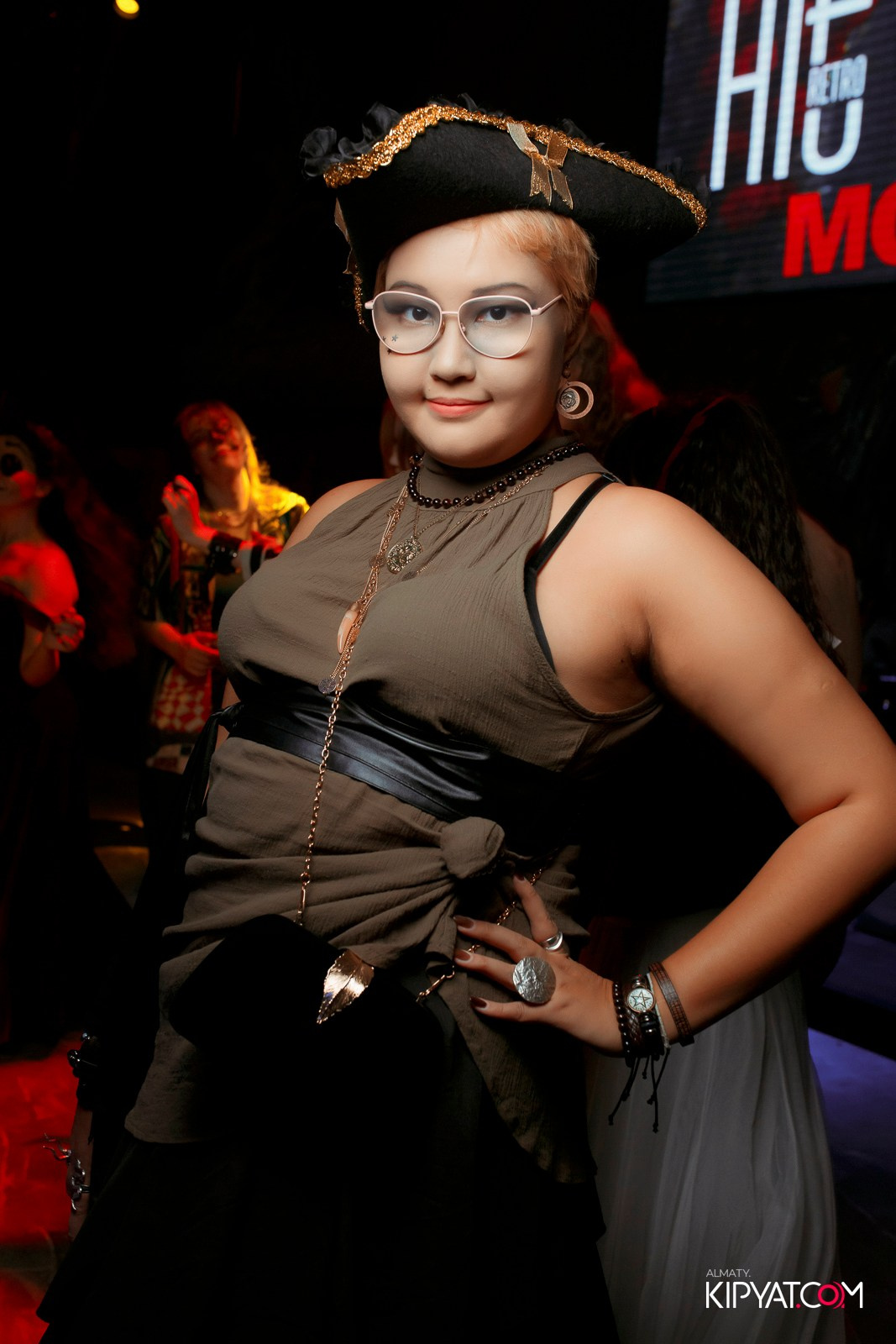 БАЛ НЕЧИСТИ В HIT RETRO. КИПЯТКОМ АЛМАТЫ!