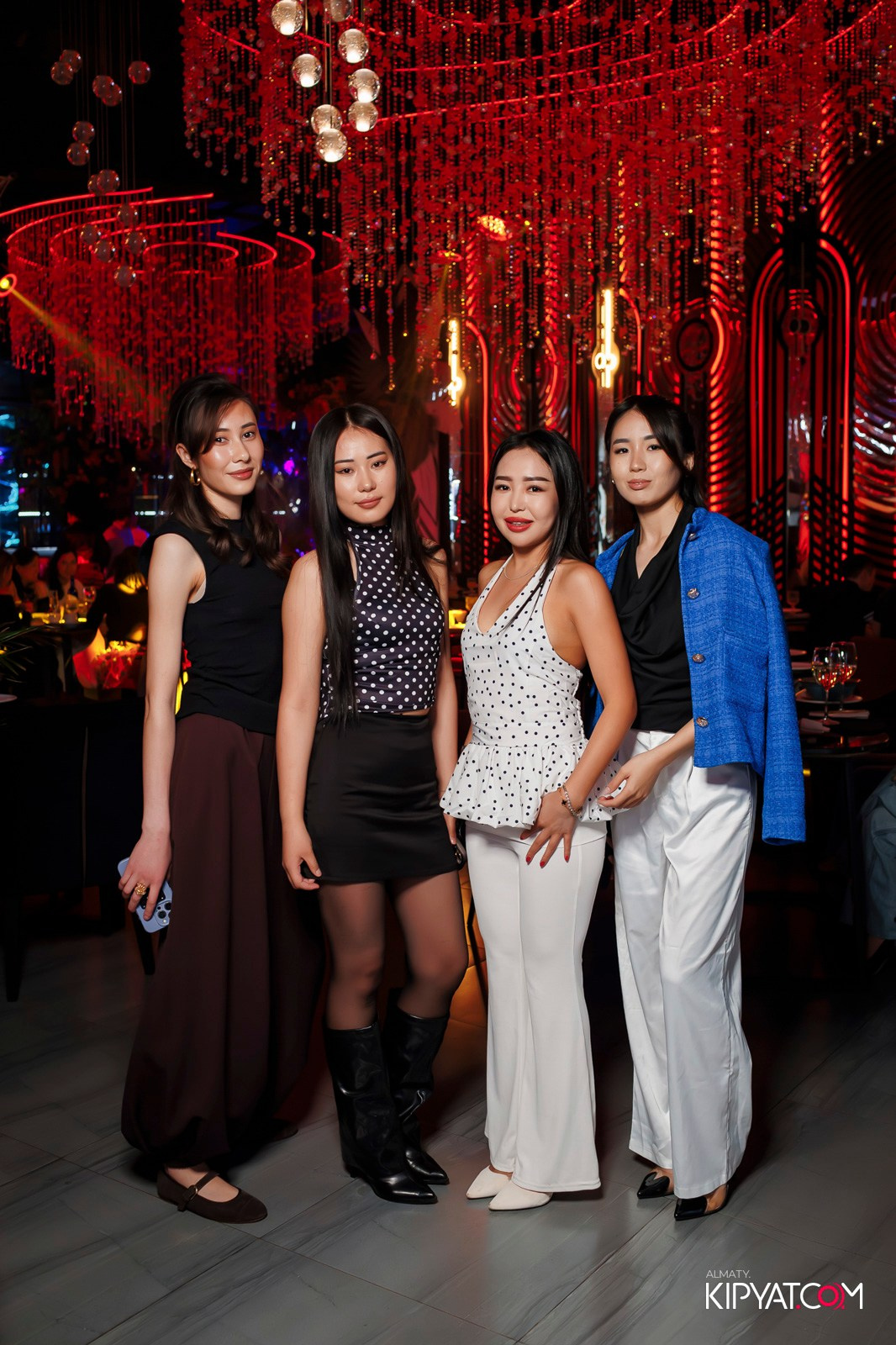 FRIENDS BAR & TERRACE. КИПЯТКОМ АЛМАТЫ! Фотосъемка мероприятий в Алматы
