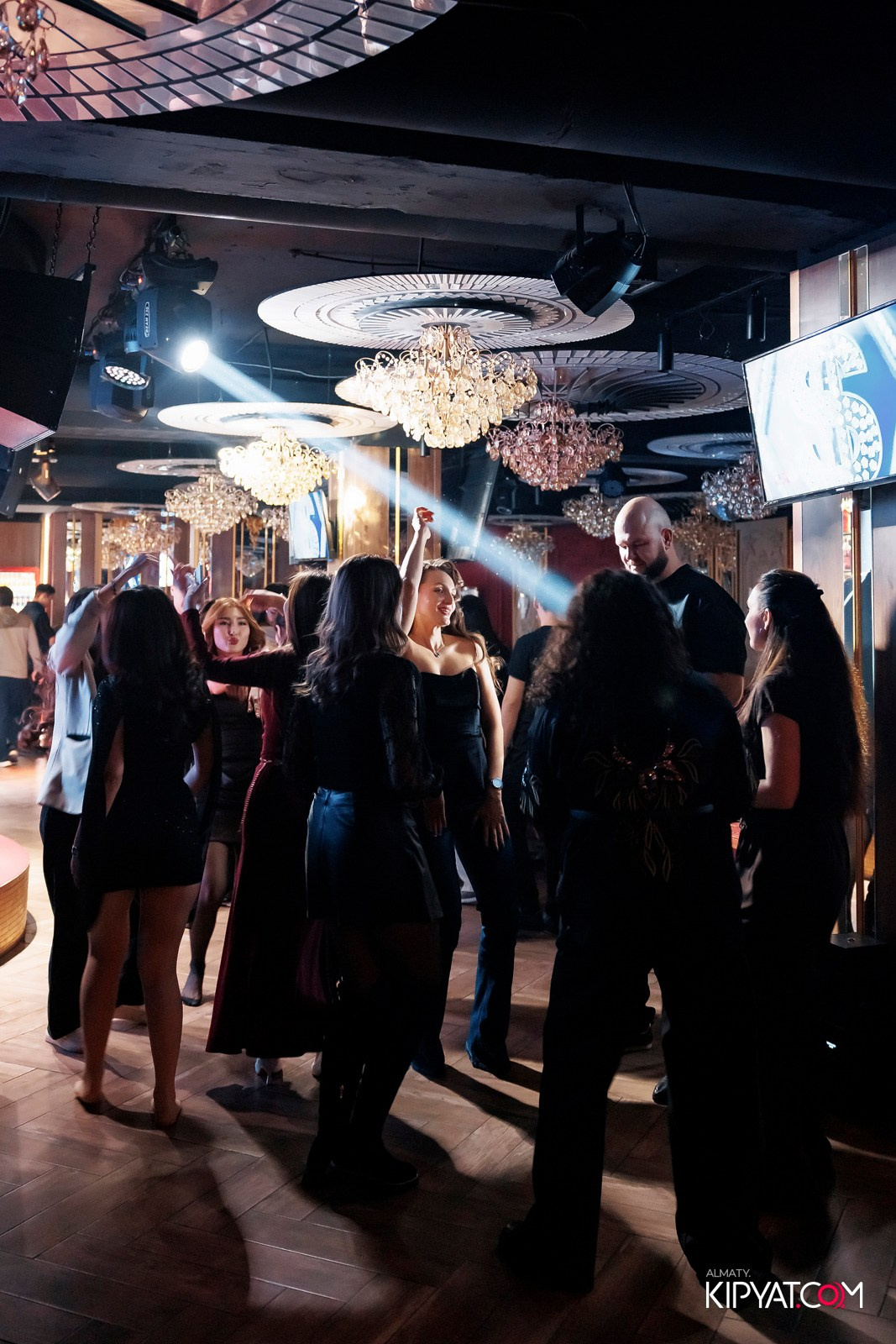 ЗАЯ, НА БИС. КИПЯТКОМ АЛМАТЫ! Фотосъемка мероприятий в Алматы