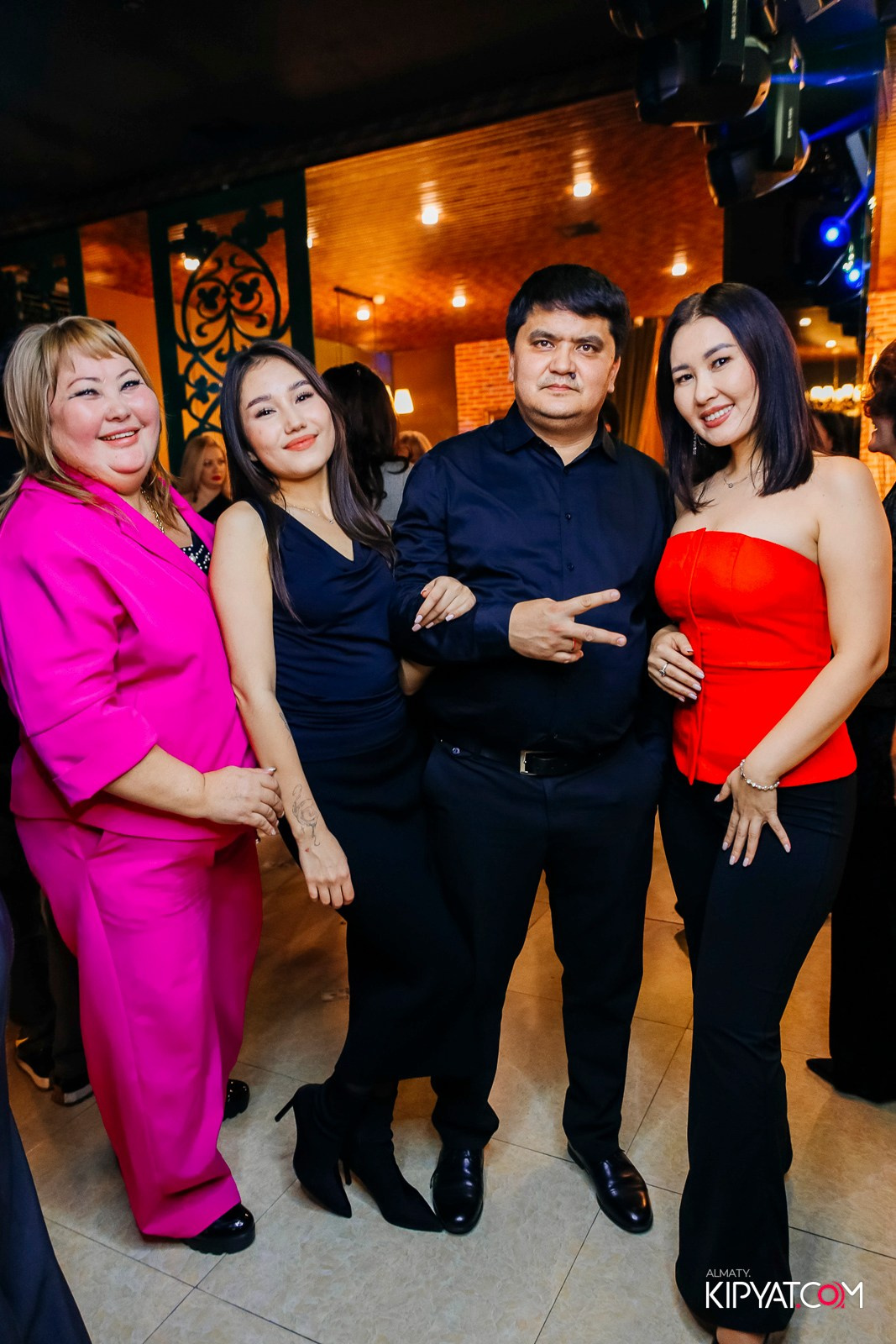 РЕСТОРАН ВЕСЕЛИДЗЕ НА ШЕВЧЕНКО. КИПЯТКОМ АЛМАТЫ!