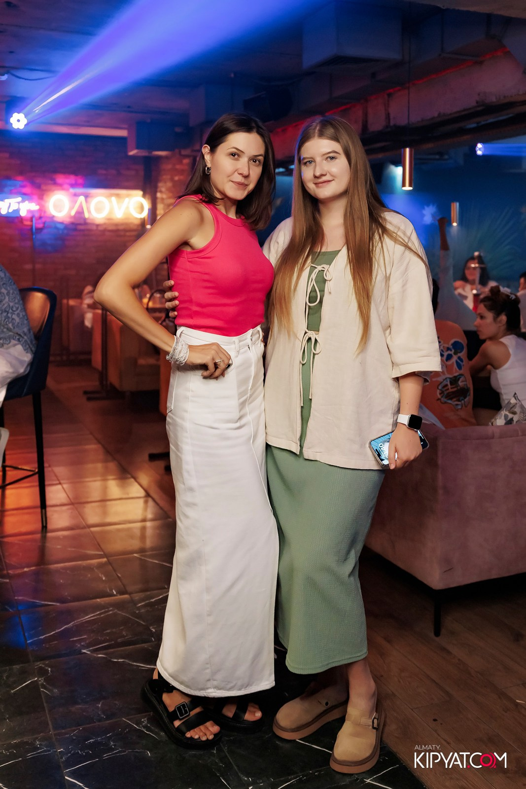 OLOVO BAR НА САТПАЕВА. КИПЯТКОМ АЛМАТЫ! Фотосъемка мероприятий в Алматы