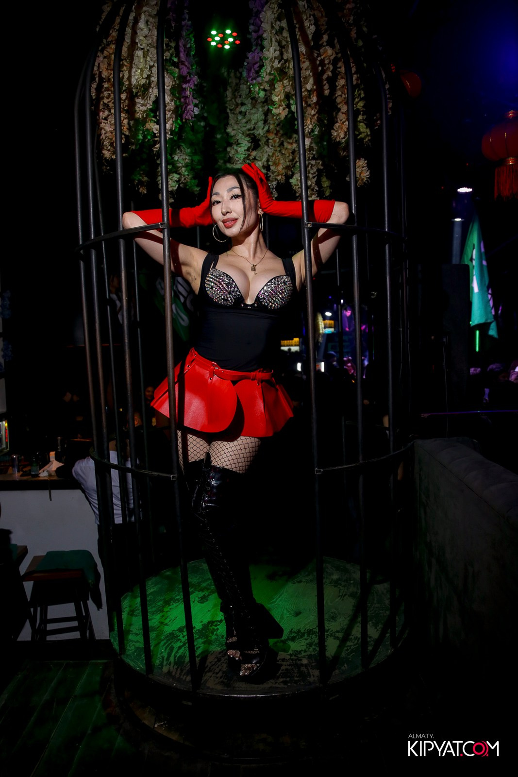 UYAT EMES BAR. КИПЯТКОМ АЛМАТЫ!