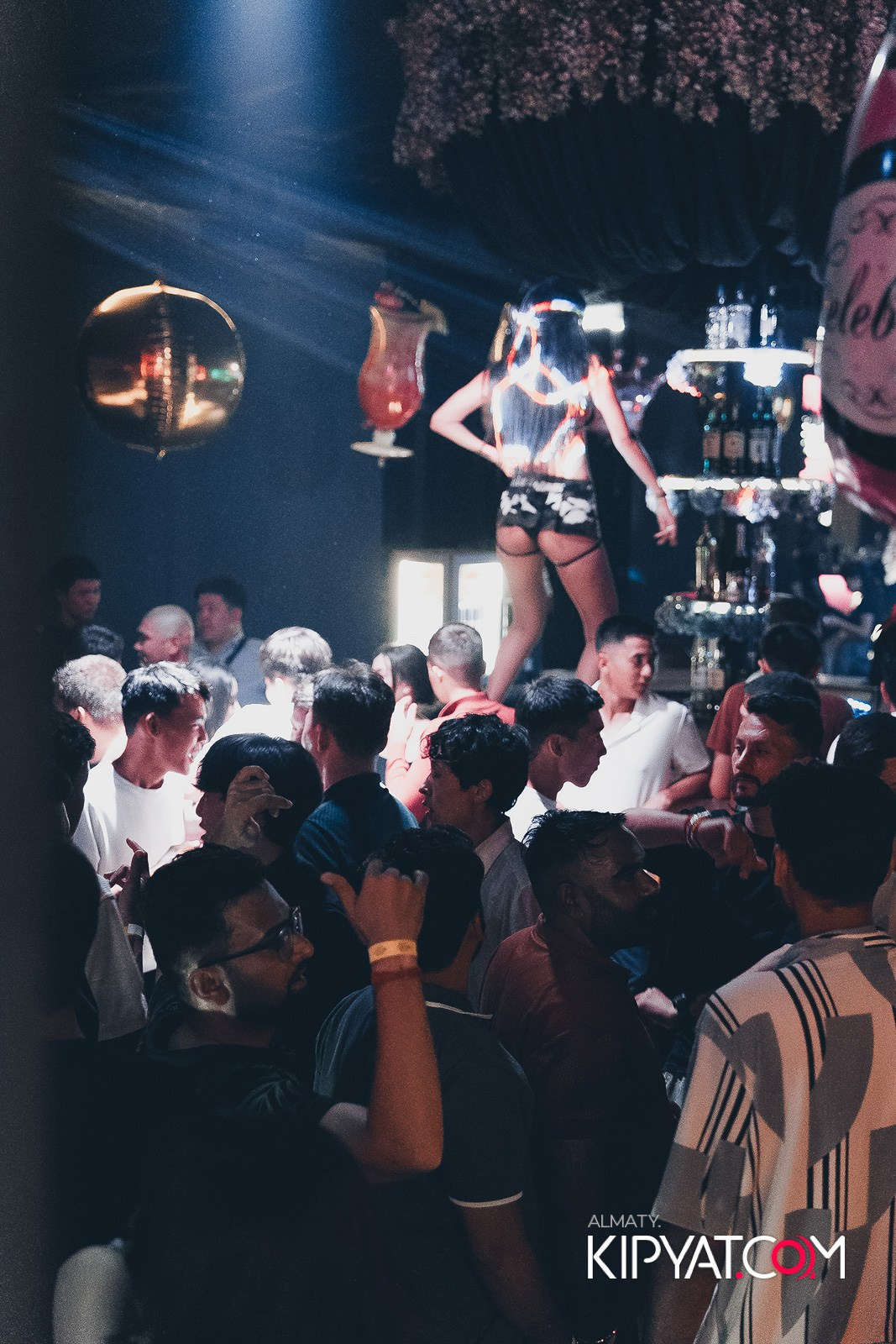 UYAT EMES BAR. КИПЯТКОМ АЛМАТЫ!