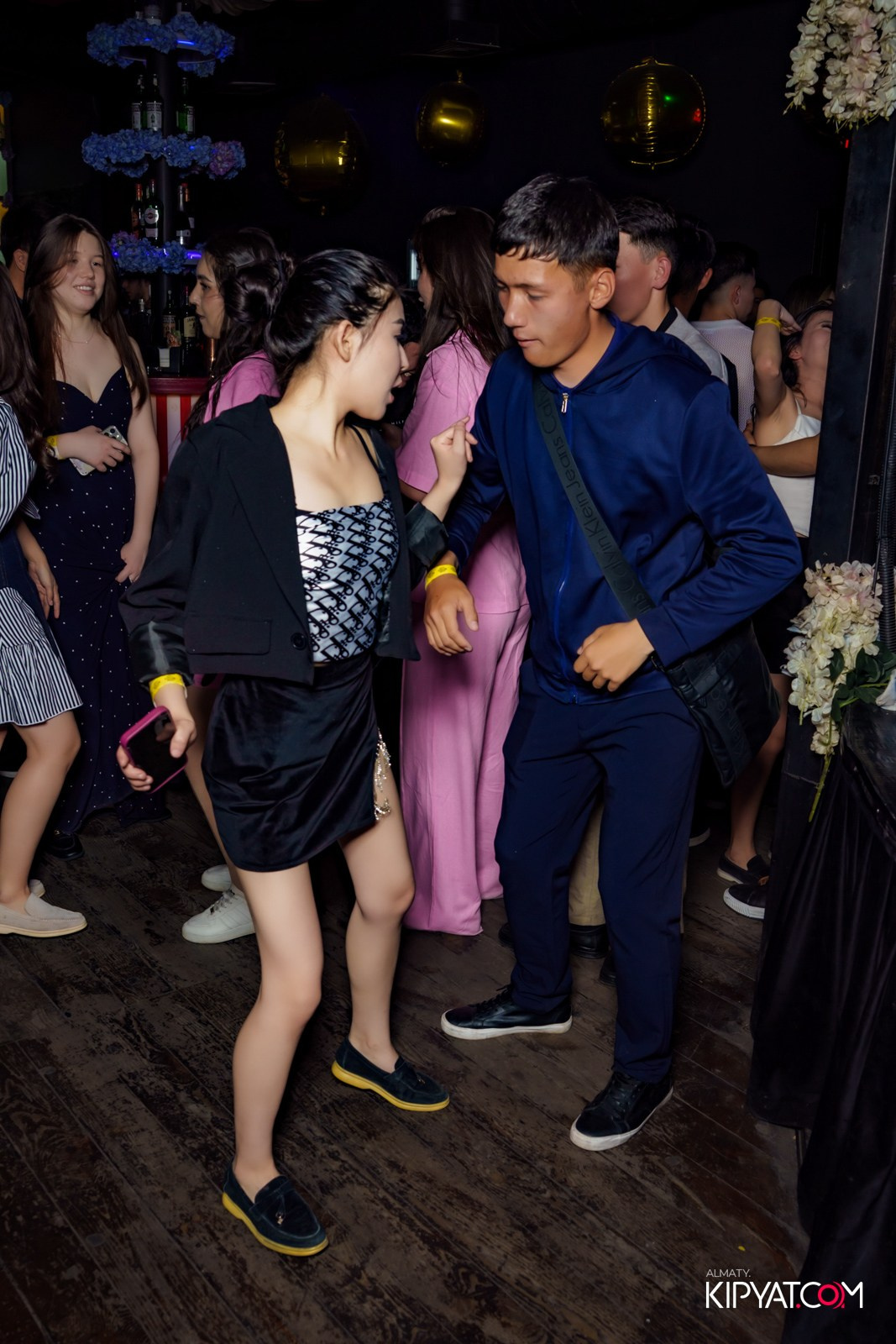 UYAT EMES BAR. КИПЯТКОМ АЛМАТЫ!