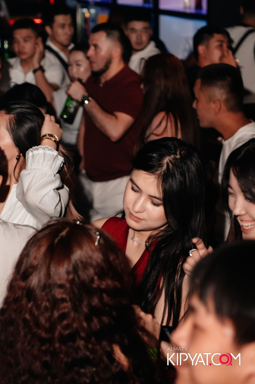 UYAT EMES BAR. КИПЯТКОМ АЛМАТЫ!