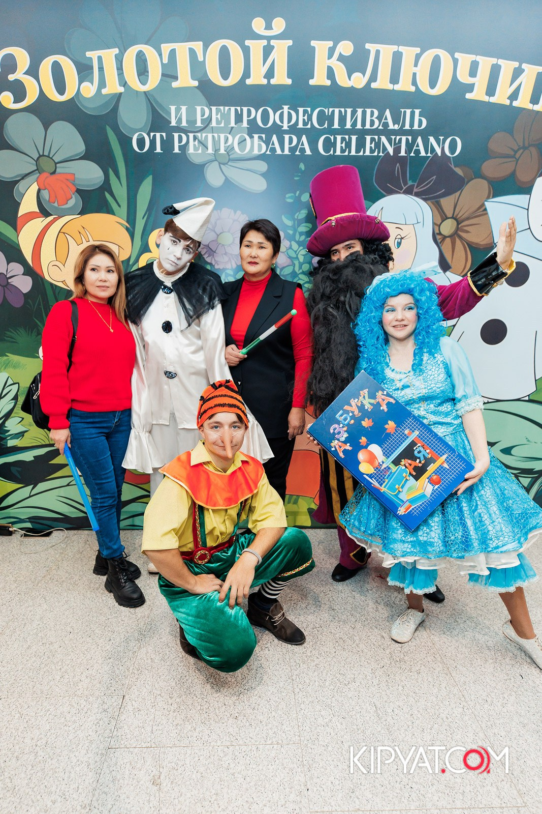 ЗОЛОТОЙ КЛЮЧИК И РЕТРОФЕСТИВАЛЬ ОТ РЕСТОБАРА CELENTANO. КИПЯТКОМ АЛМАТЫ!