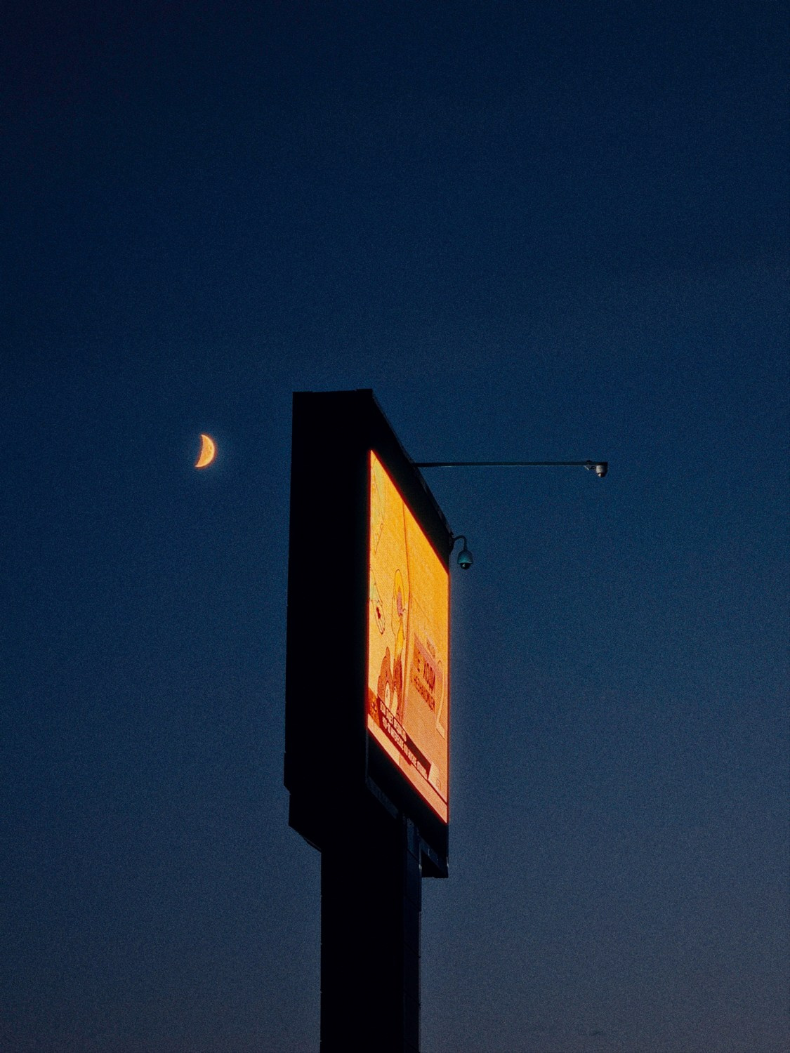 Современная концептуальная фотография о теле, уязвимости и идентичности. Визуальная практика на стиле честности, пост-иронии и искусства.Рекламная фотография, Концептуальная фотография, Современный художник, Психология, Коммерческий фотограф, Репортажный фотограф, Стрит фотография, Арт, Сюрреализм, Мобильная фотография, Снято на айфон, Дима Бурза