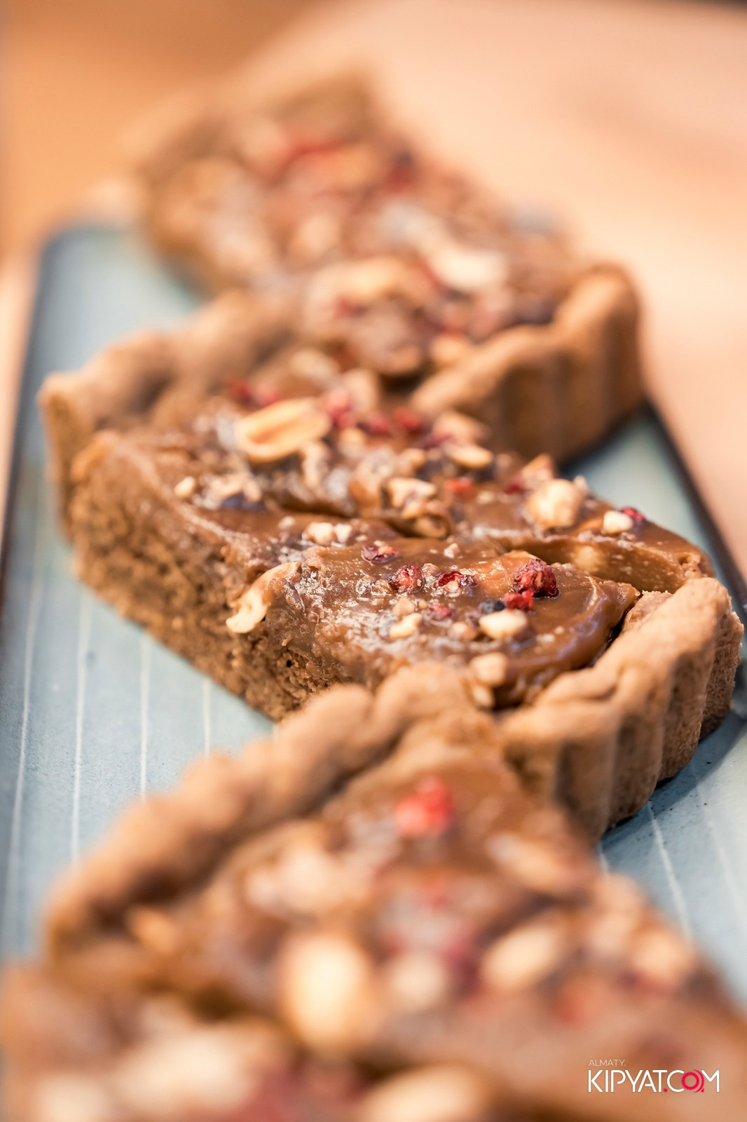 СЕМЕЙНЫЙ РЕСТОРАН BAZAAR. КИПЯТКОМ АЛМАТЫ!