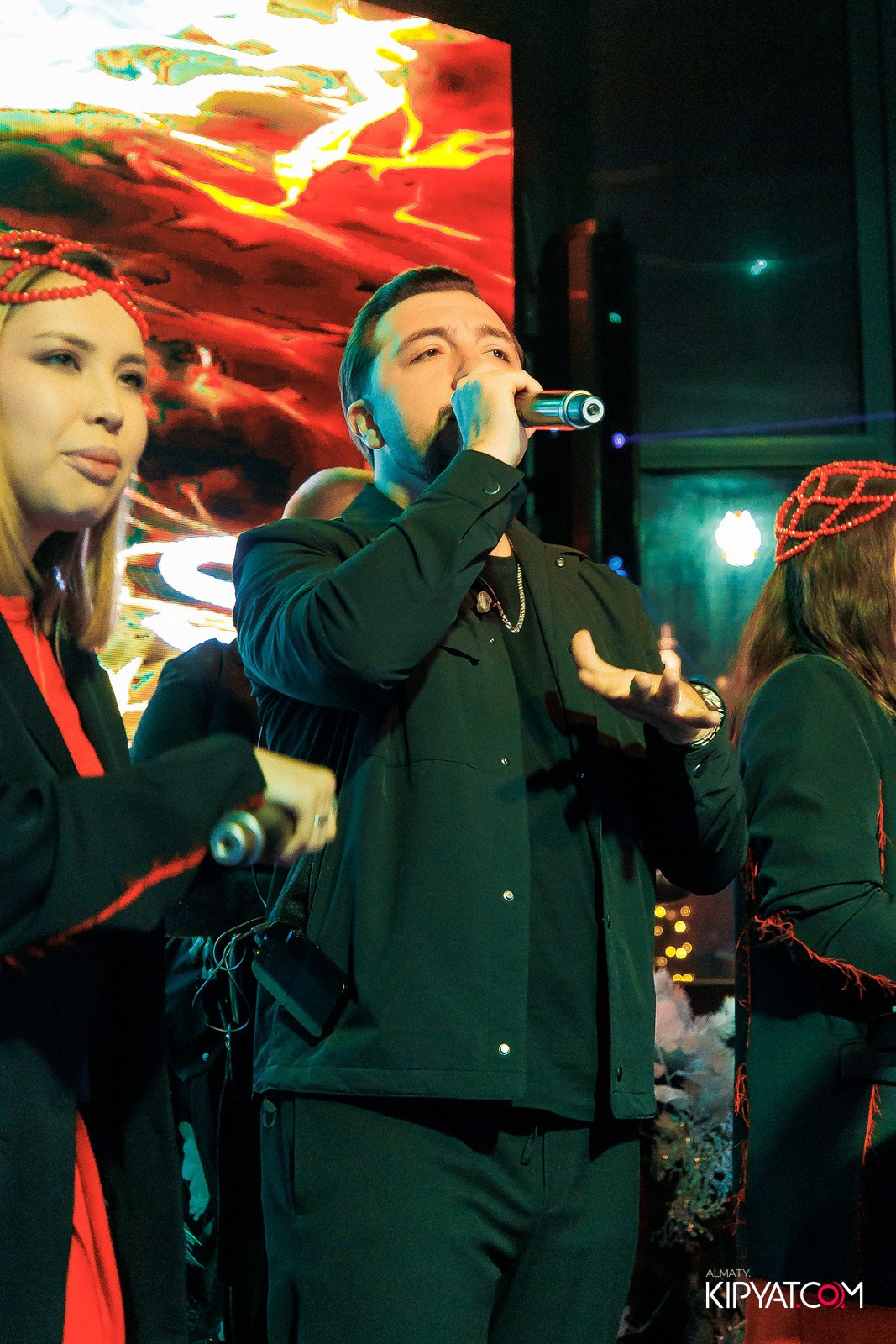 FRIENDS BAR & TERRACE. КИПЯТКОМ АЛМАТЫ!