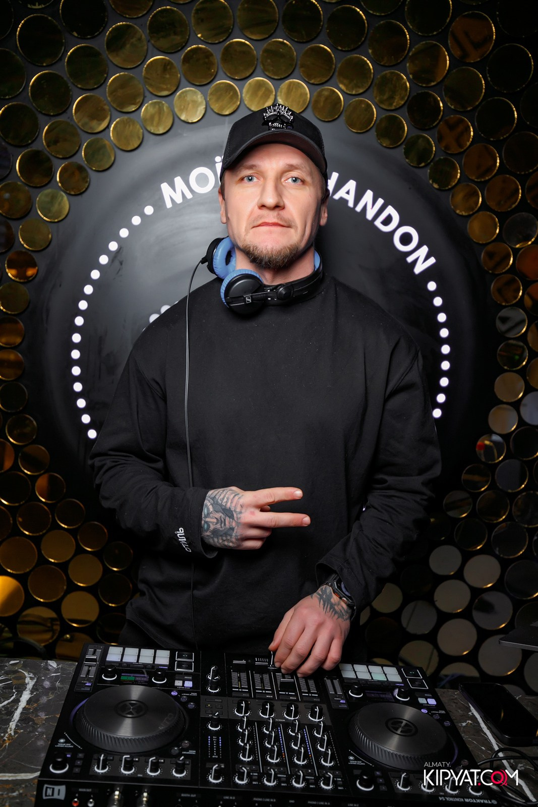 LAUREATE GRAND CAFE. КИПЯТКОМ АЛМАТЫ!