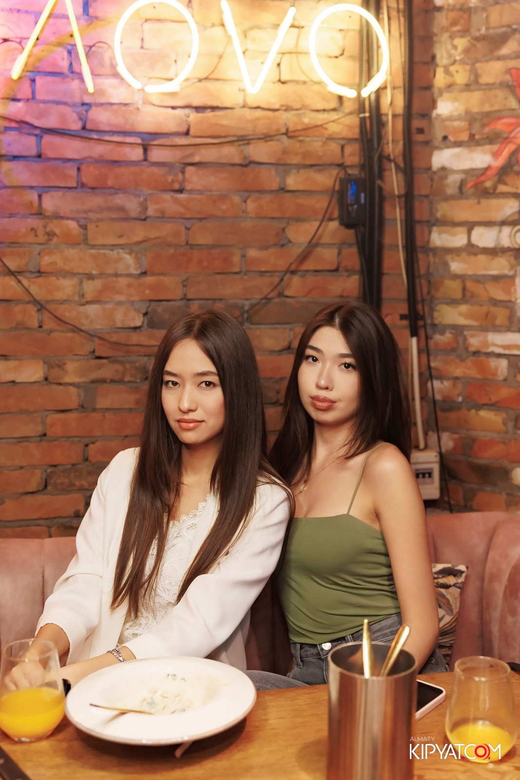 OLOVO BAR НА САТПАЕВА. КИПЯТКОМ АЛМАТЫ! Фотосъемка мероприятий в Алматы