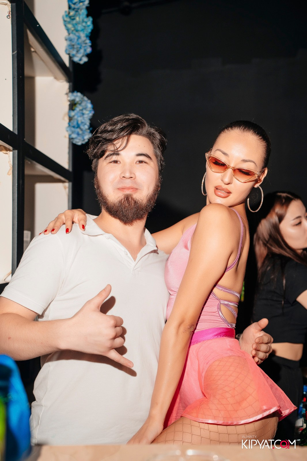 UYAT EMES BAR. КИПЯТКОМ АЛМАТЫ!