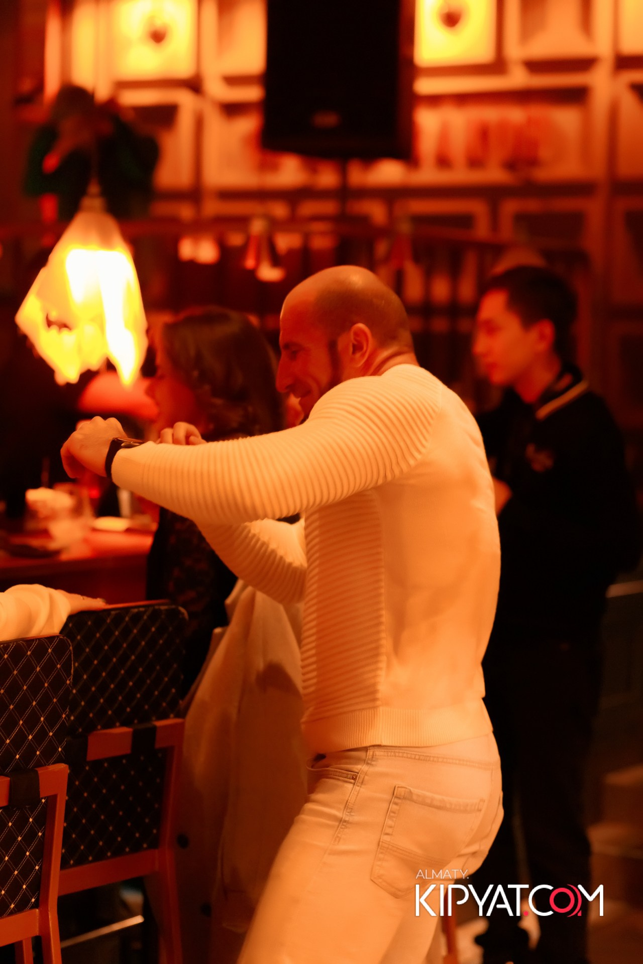 СУХОЙ ЗАКОН. КИПЯТКОМ АЛМАТЫ!