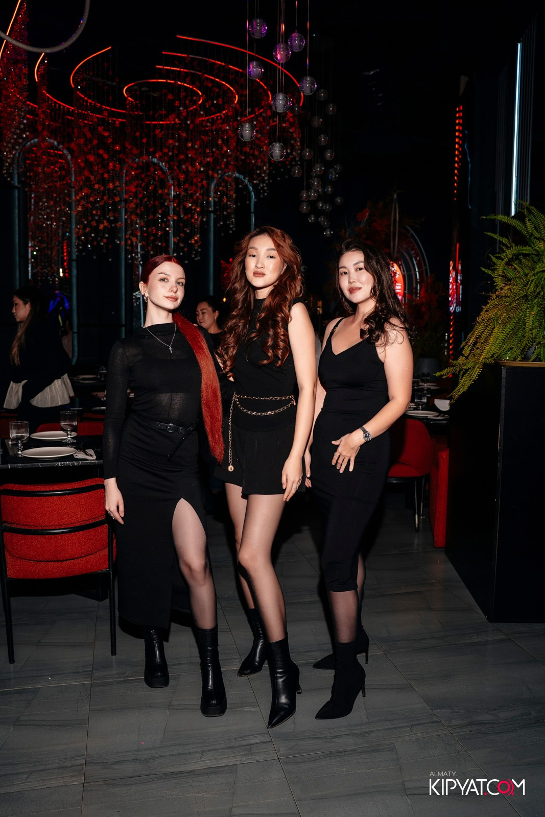 FRIENDS BAR & TERRACE. КИПЯТКОМ АЛМАТЫ!