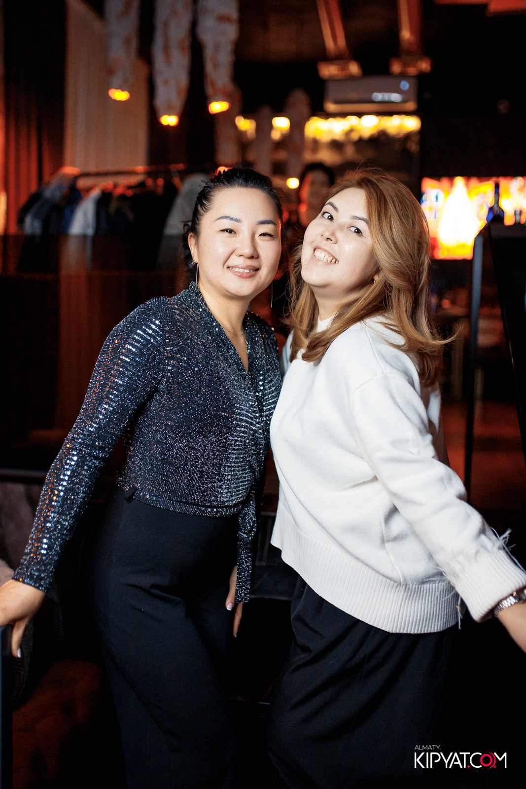 БАР ПАНАЕХАЛИ НА ТОЛЕ БИ. КИПЯТКОМ АЛМАТЫ!