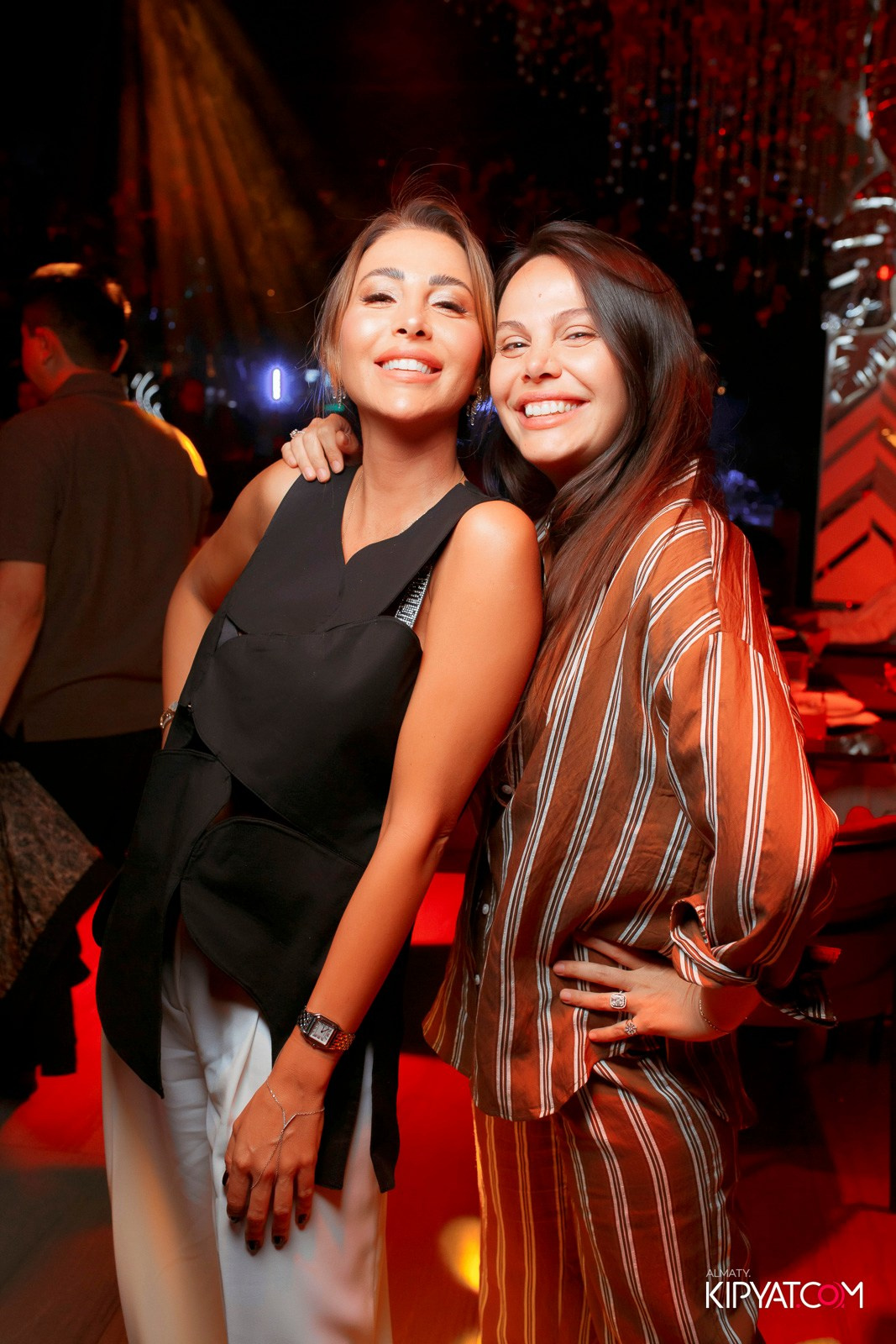 FRIENDS BAR & TERRACE. КИПЯТКОМ АЛМАТЫ! Фотосъемка мероприятий в Алматы
