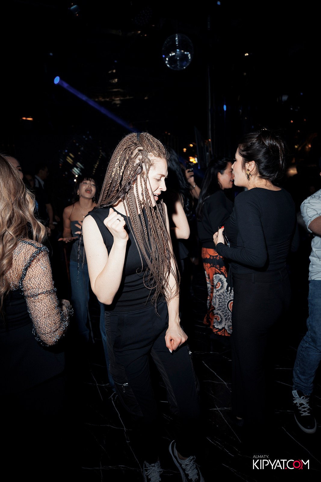 MOOD KARAOKE & TERRACE. КИПЯТКОМ АЛМАТЫ!