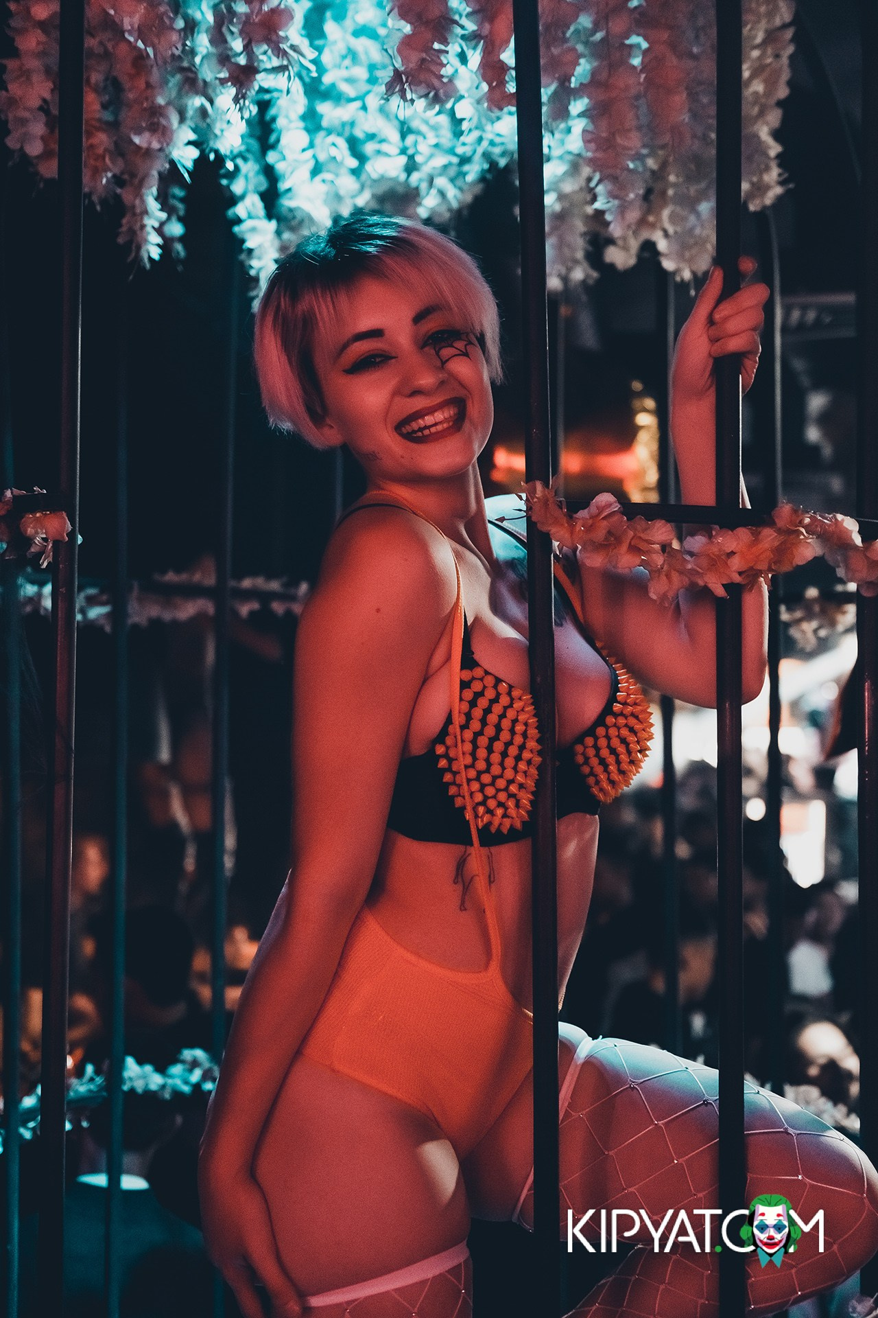 UYAT EMES BAR. КИПЯТКОМ АЛМАТЫ!