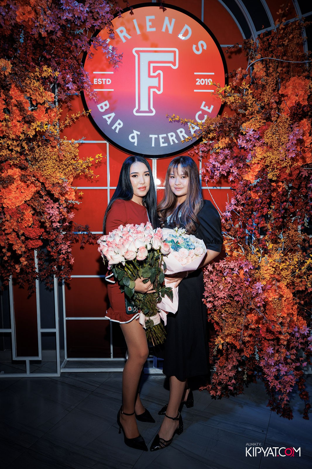 FRIENDS BAR & TERRACE. КИПЯТКОМ АЛМАТЫ!