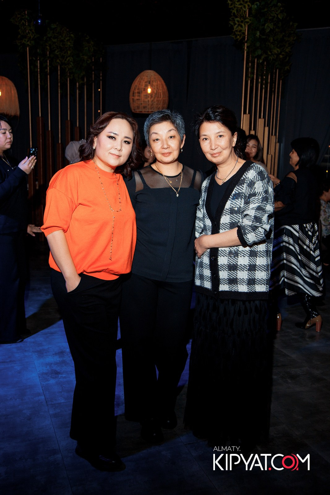 КАФЕ ЖАСМИН НА ЯССАУИ. КИПЯТКОМ АЛМАТЫ!