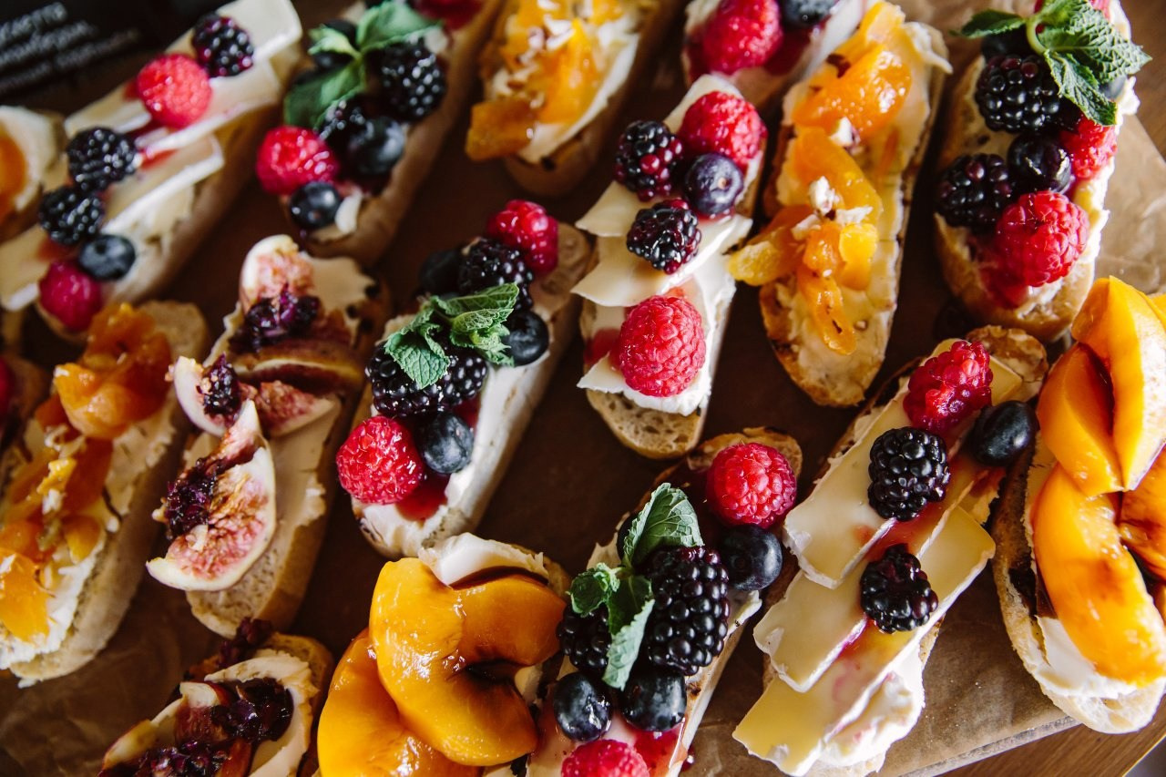 Станция сладких брускетт. Кейтеринг Royal Catering | По Москве и Московской области организуем р