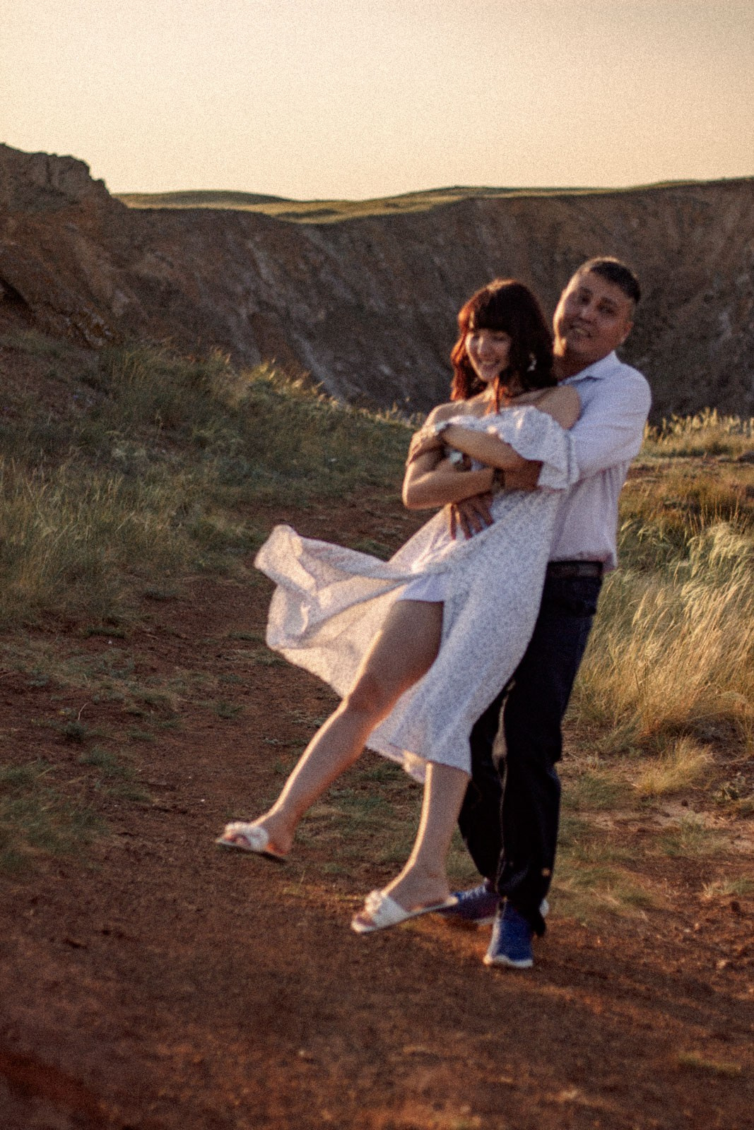 Фотограф Лавстоори истории любви, парная фотосессия Оренбургская область, Орск, Новотроицк, Гай. Женский фотограф в Орске Новотроицке Динара Долганова