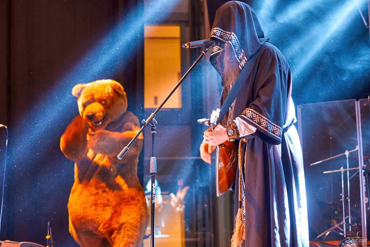 Нейромонах Феофан, фото с концерта. Фотограф в Екатеринбурге Юра Сахар. Профессиональный фотограф в Екатеринбурге Юра Сахар