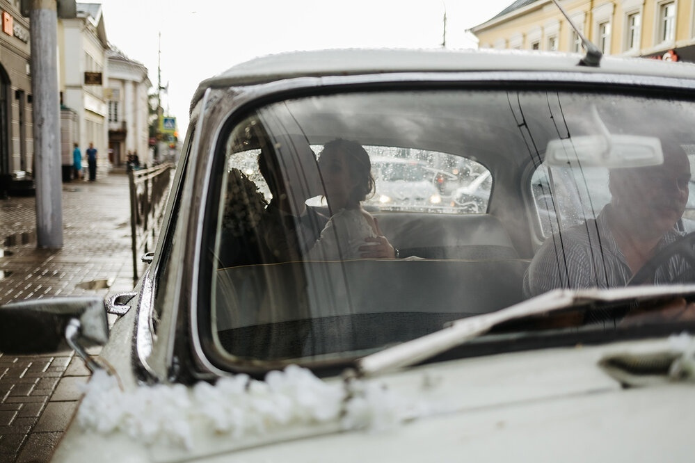 Вероника и Владимир. Прокат Аренда ретро автомобилей Волга ГАЗ 21  Кострома