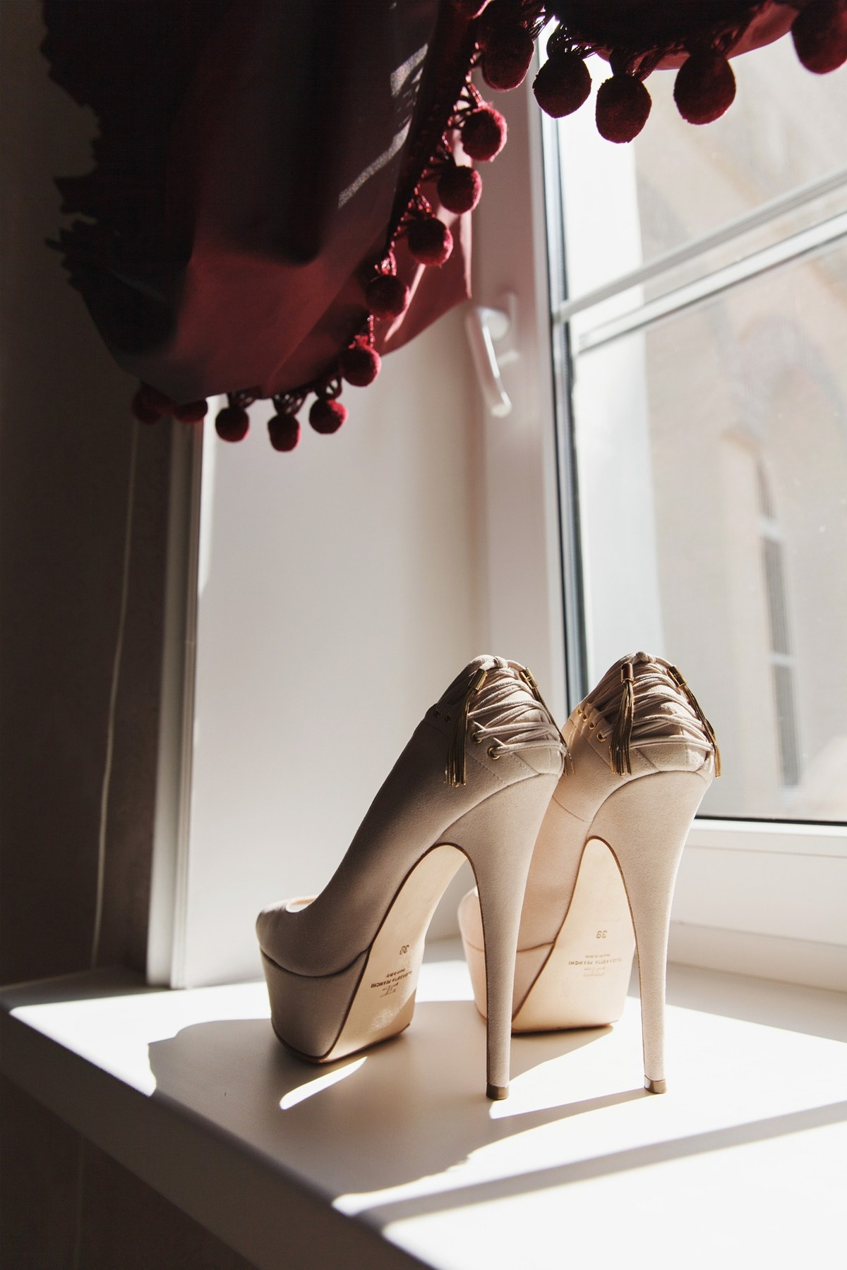 Свадьба в отеле «Фамилия» (Ягодное) | Стильная фотосессия с кабриолетом и яхтой | Фотограф из Тольятти и Самары. Фотограф в Москве, Тольятти, Самаре | Ню, будуар, свадебная съемка, интерьерная съемка | Андрей Демотченко