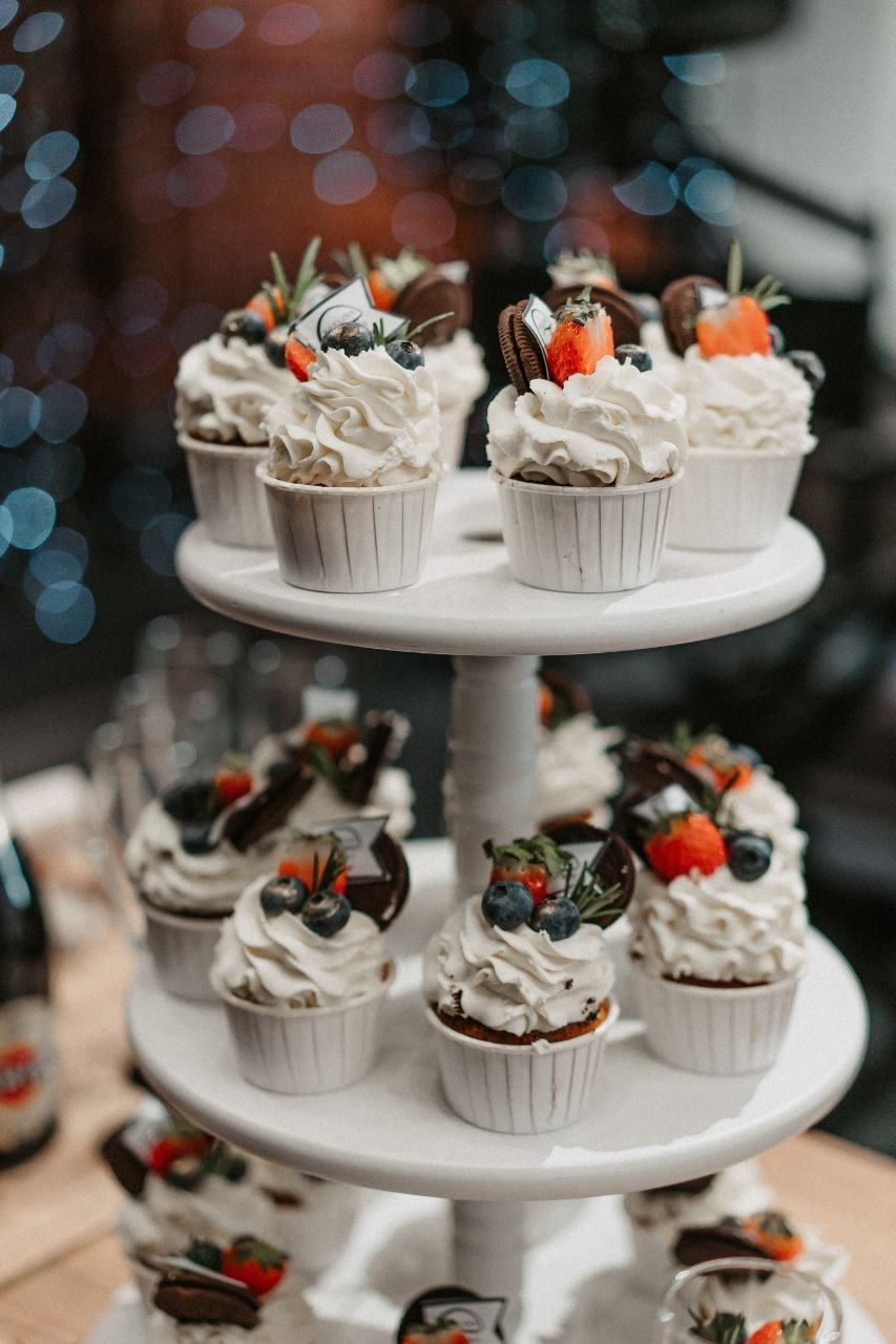 Торты и десерты. Выездной кейтеринг, съедобные букеты, торты и сладости на заказ