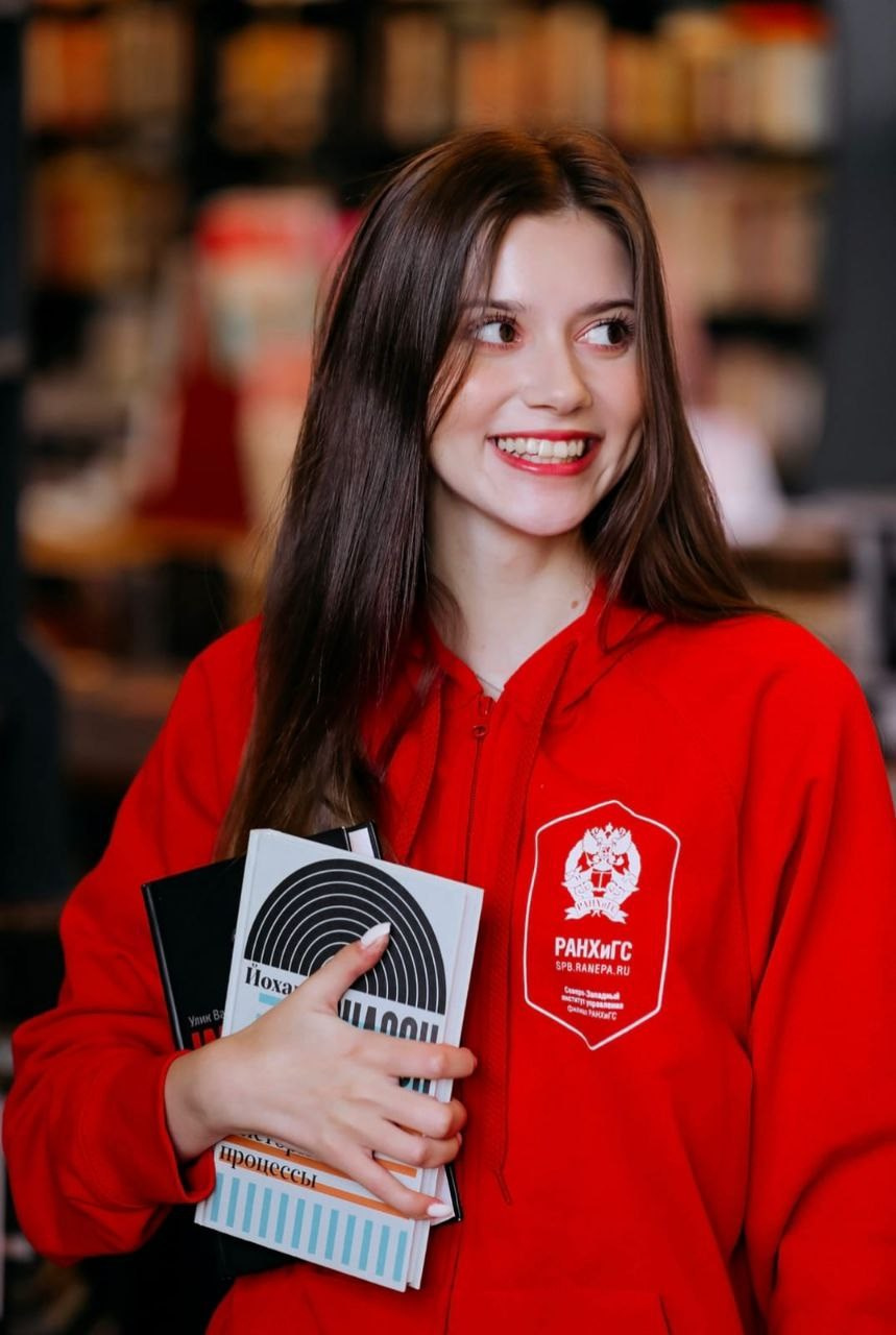 Кристина, 40-42, 168. KED Production — продакшн из СПб. Создаём фото, видео и контент, который помогает брендам и селлерам продавать больше